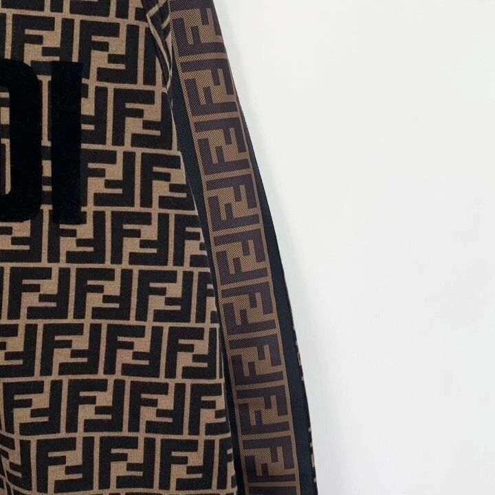 Fendi Fendi Logo All-Over Print Cotton Sweatshirt Size US S / EU 44-46 / 1 - 5 Thumbnail