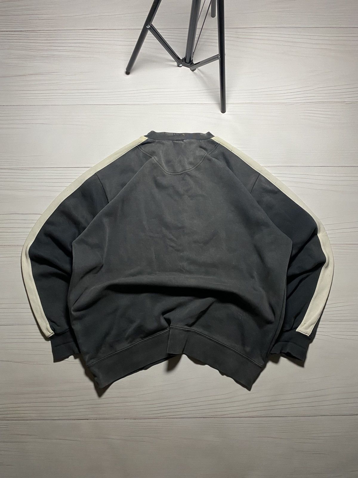 Nike × Vintage Vintage Nike Big Logo distressed faded box fit y2k sweashirt Size US XL / EU 56 / 4 - 2 Thumbnail