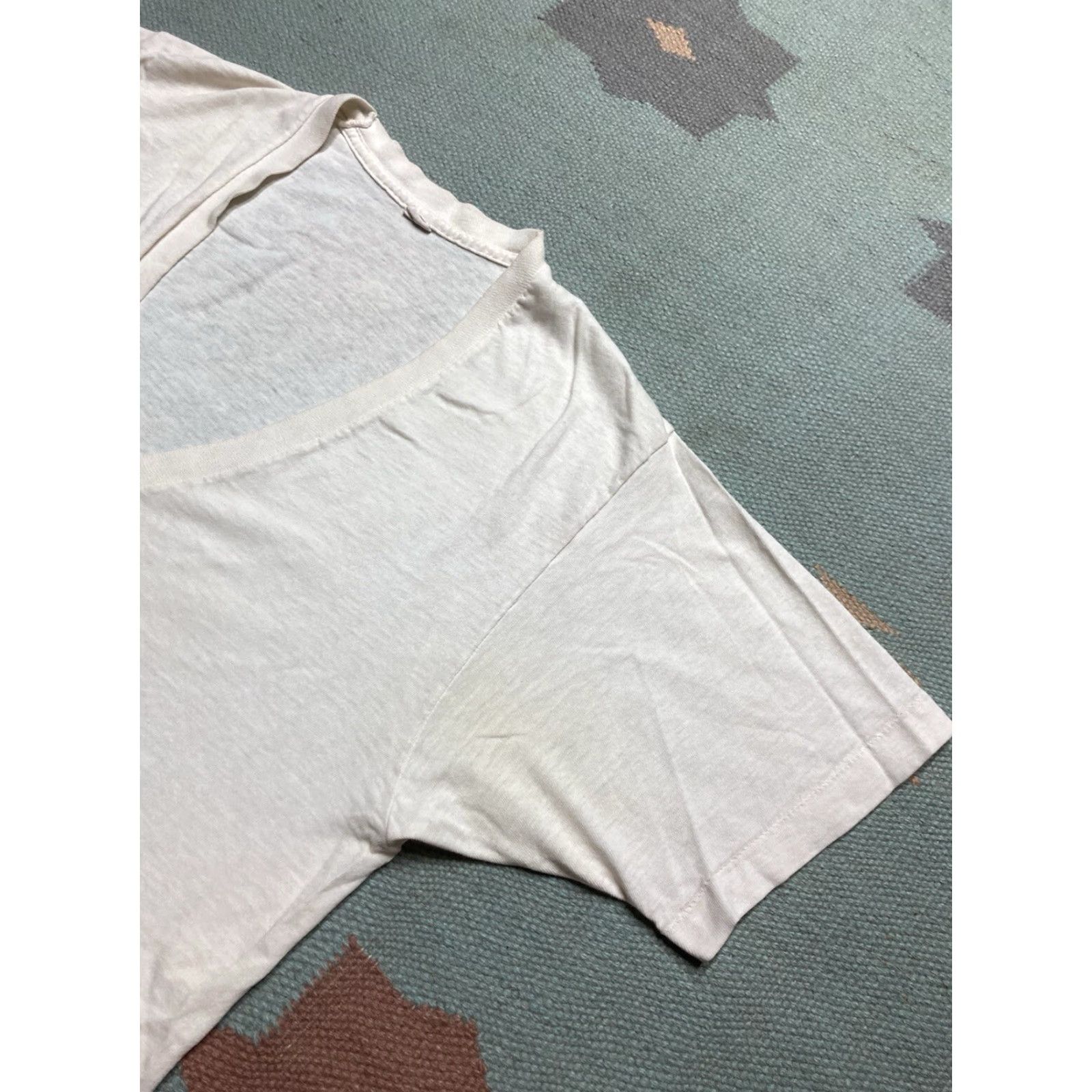 Fruit Of The Loom VINTAGE Fruit of the Loom T-Shirt Grunge V-Neck White Cotton Medium M Men Shirt Size US M / EU 48-50 / 2 - 6 Thumbnail