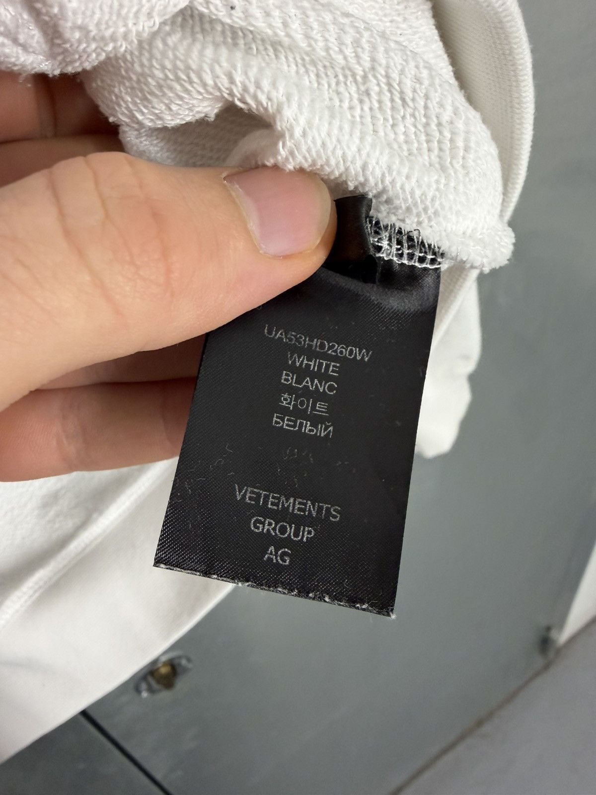 Vetements Vetements Small Embroidered Logo Dense Hoodie Size US S / EU 44-46 / 1 - 9 Thumbnail