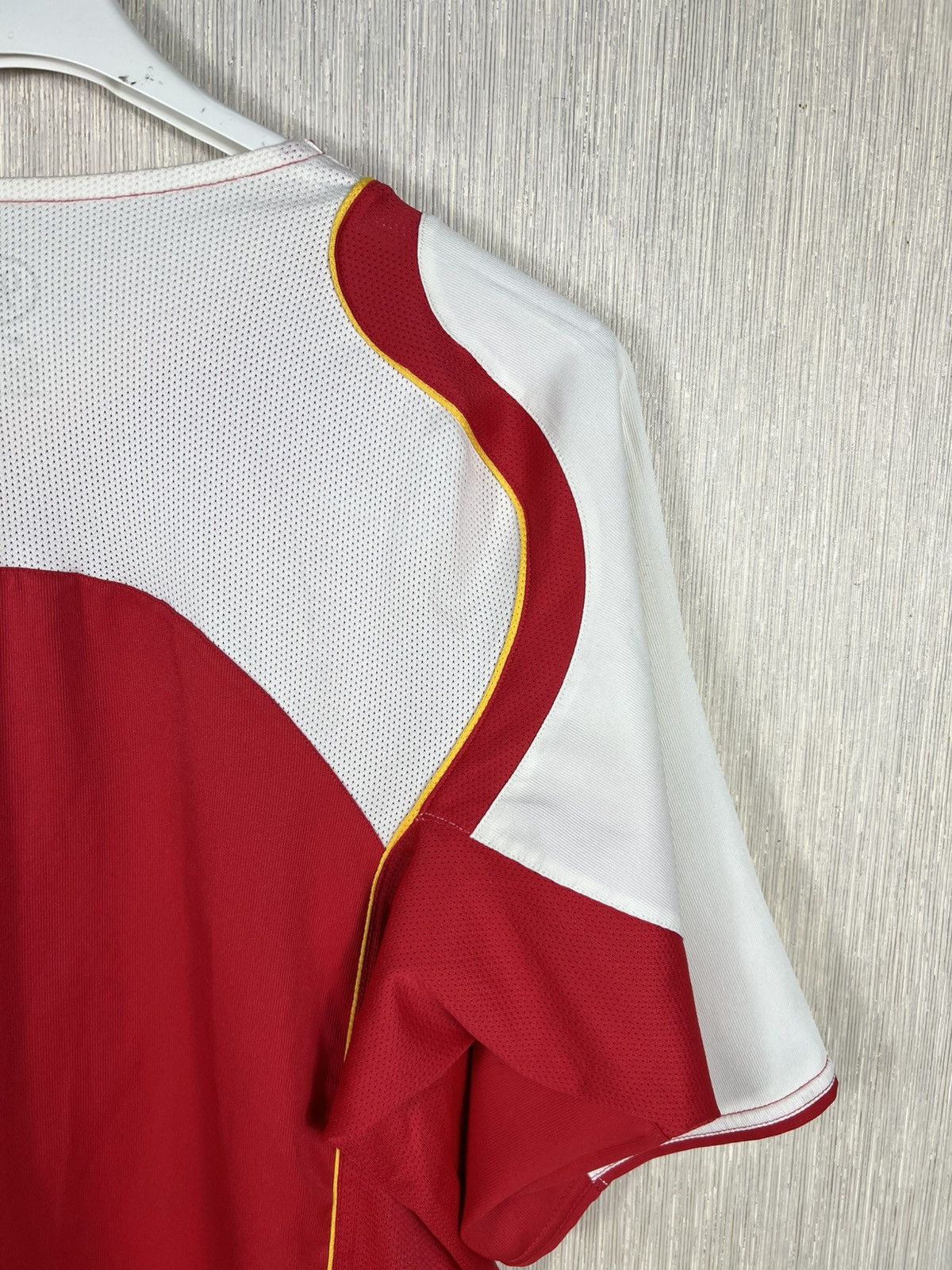 Nike Vintage Nike Arsenal total 90 O2 jersey central logo t-shirt Size US L / EU 52-54 / 3 - 14 Thumbnail