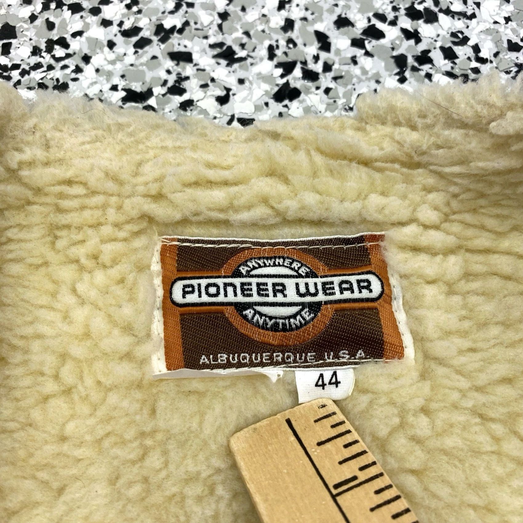 Vintage VINTAGE Pioneer Wear Vest Leather Sherpa Brown Size 44 Mens Regular Winter Cowboy Work Chore Size US S / EU 44-46 / 1 - 2 Thumbnail