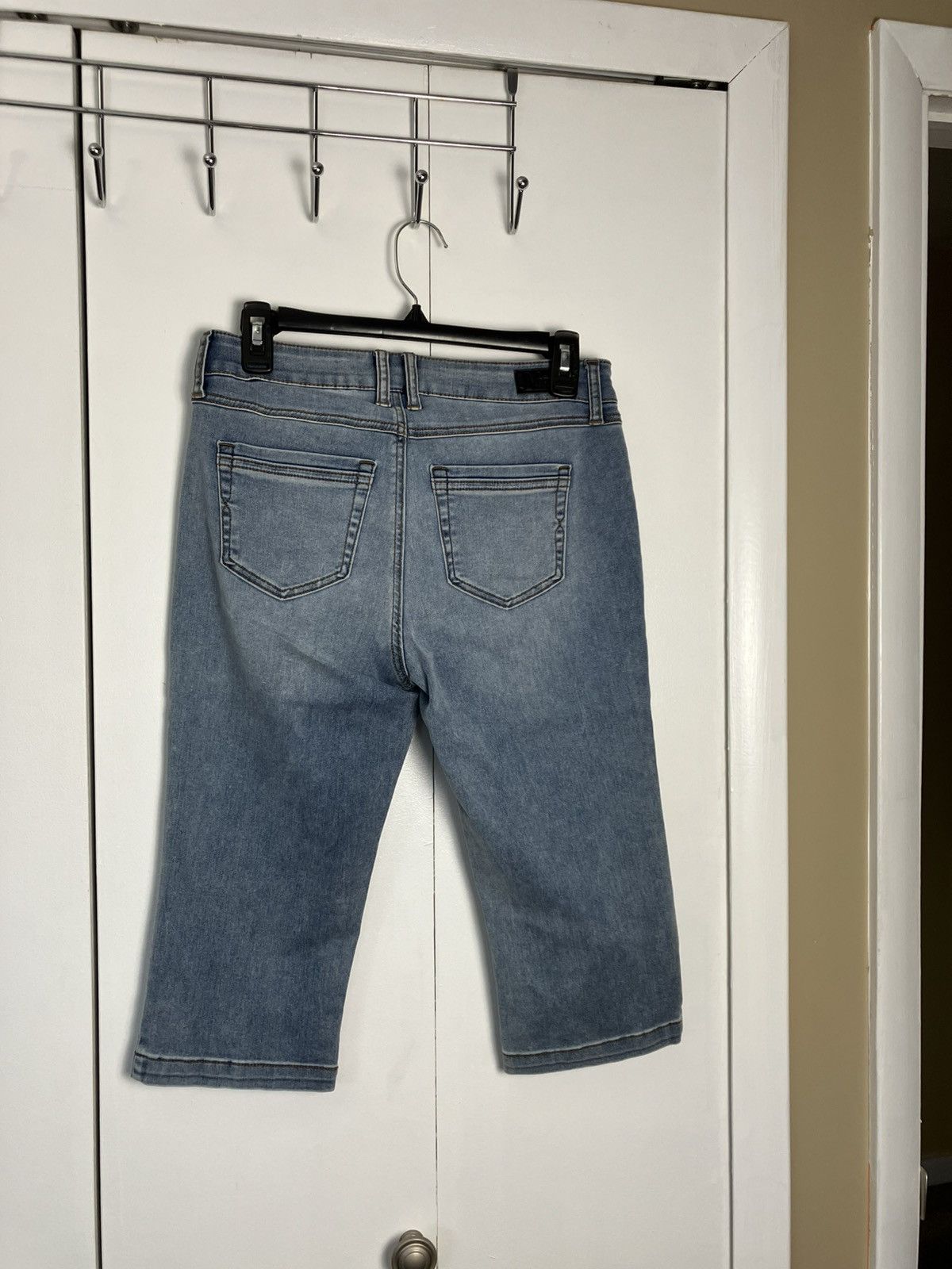 Natural Selection Natural Reflections Capri Camp Side Skimmer Jeans Size 4 Size 27" / US 4 / IT 40 - 6 Thumbnail