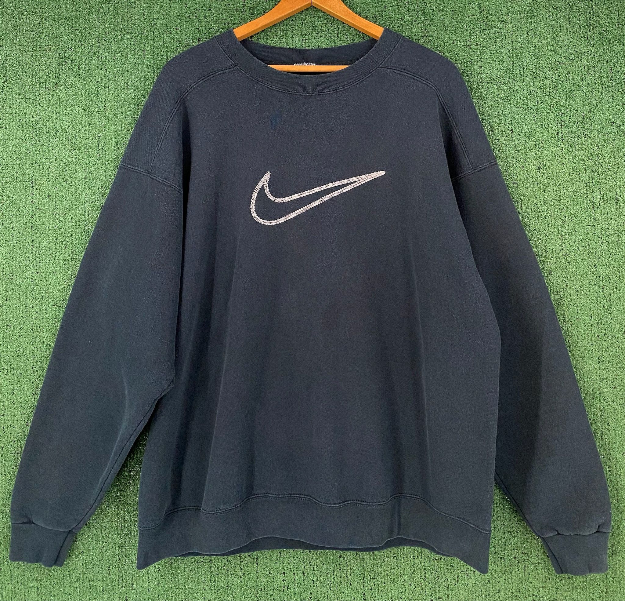 Nike 90’s Nike Big Swoosh Embroidered Logo Faded Sweatshirt XL Size US XL / EU 56 / 4 - 1 Thumbnail