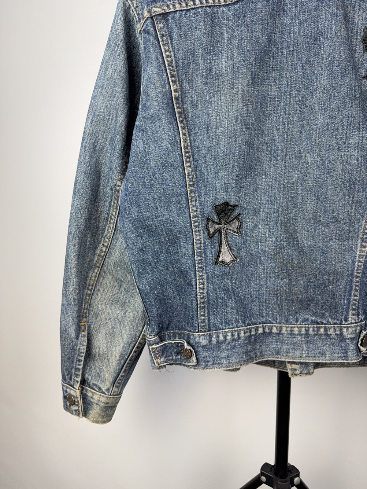 Levi's Vintage Clothing Vintage 90s Levi’s Chrome Hearts❗️Style Cross Denim Jacket Size US XS / EU 42 / 0 - 16 Thumbnail