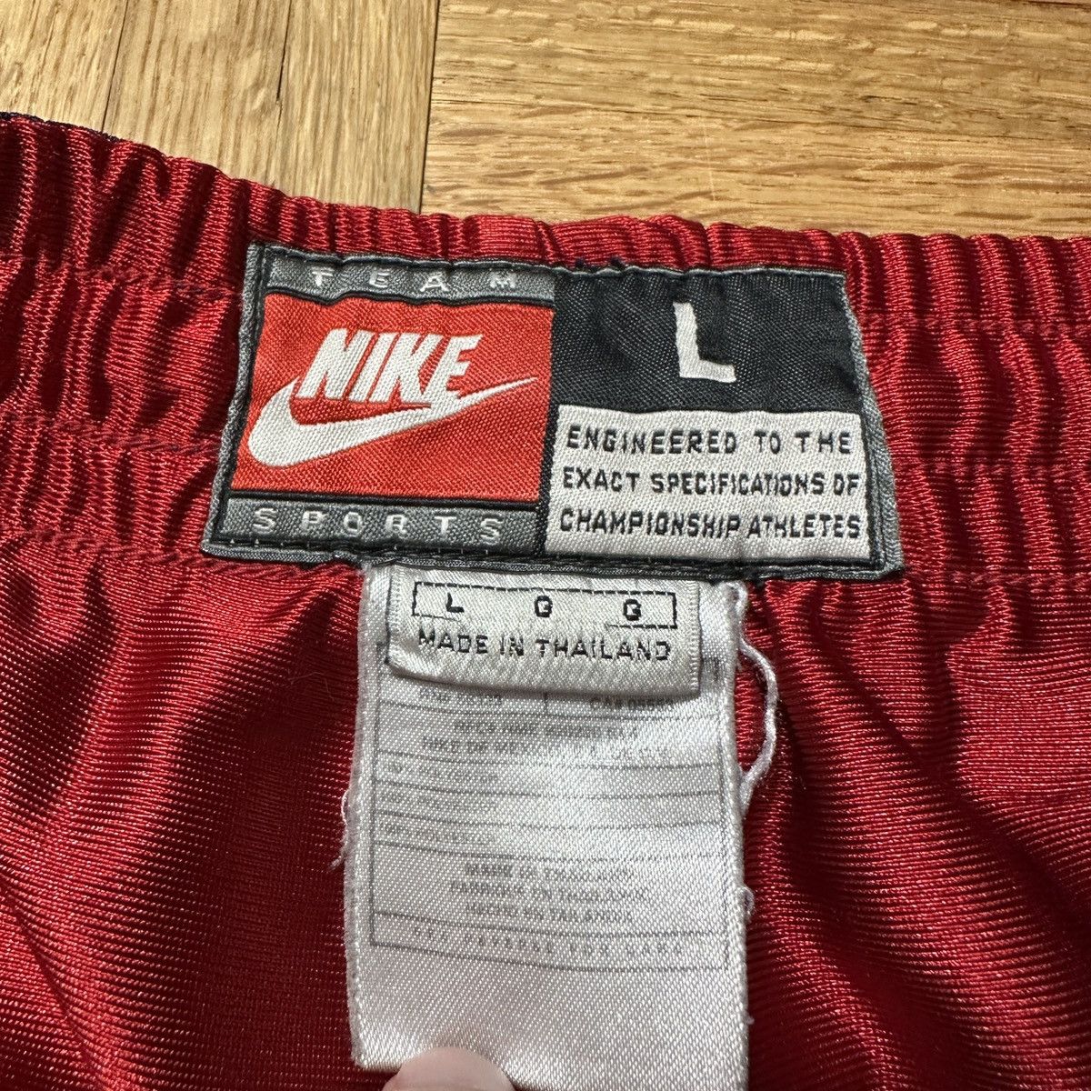 Nike Vintage Nike reversible shorts Size US 34 / EU 50 - 7 Thumbnail