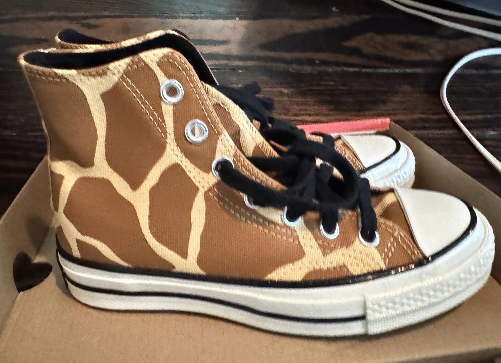 Converse New Converse Giraffe Print High Top Sneakers w 5.5 / m 3.5 Size US 5.5 / IT 35.5 - 2 Thumbnail