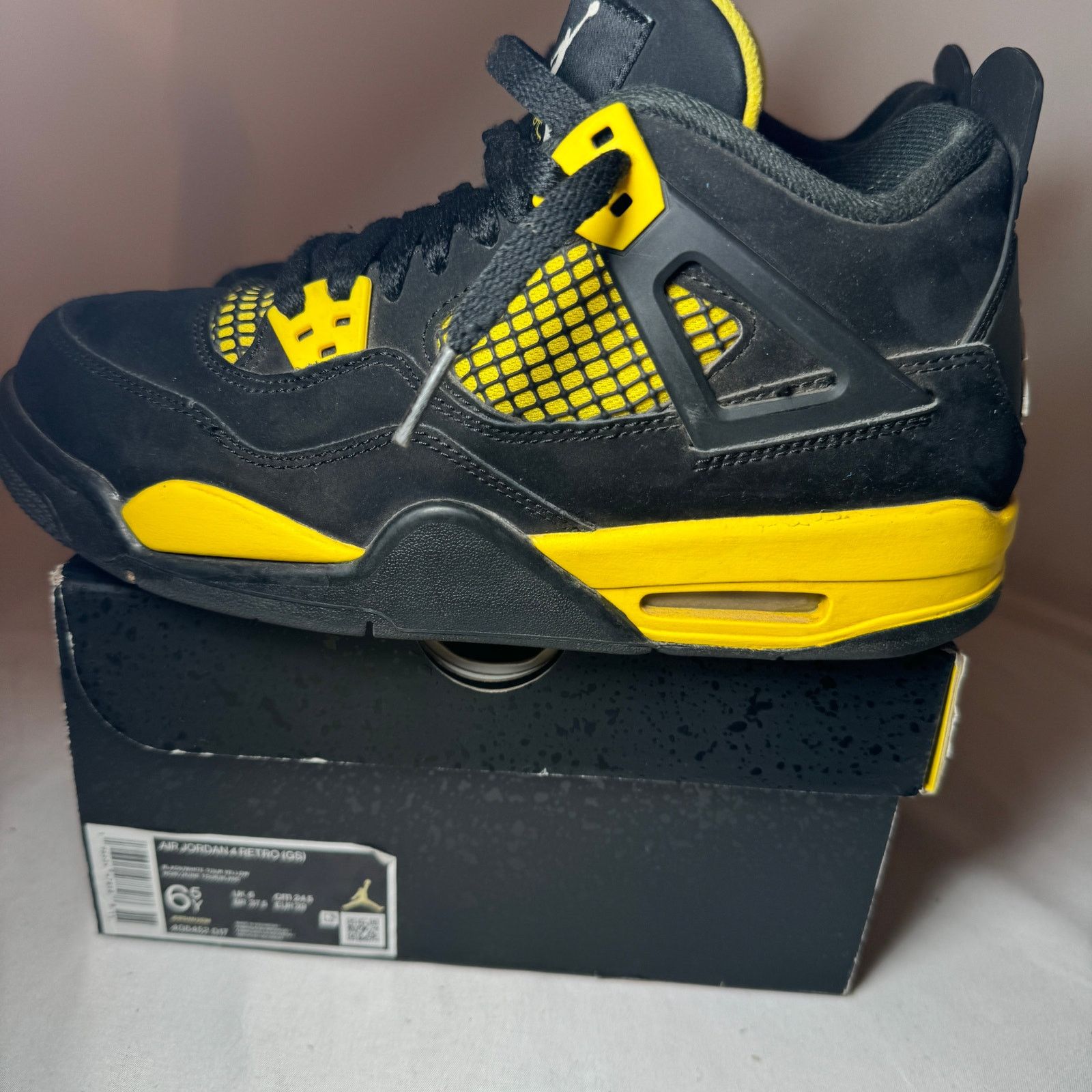 Jordan Brand × Nike Size 6.5 Nike Air Jordan 4 Retro GS Thunder 2023 Men's Shoes Size US 6.5 / EU 39-40 - 8 Thumbnail