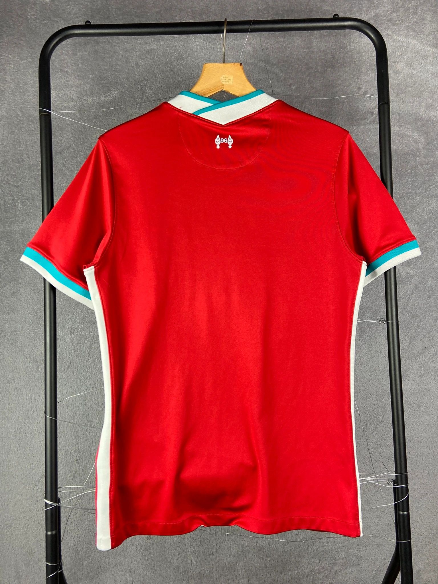 Nike : Nike Liverpool football jersey M red soccer kit vintage Size US M / EU 48-50 / 2 - 8 Thumbnail