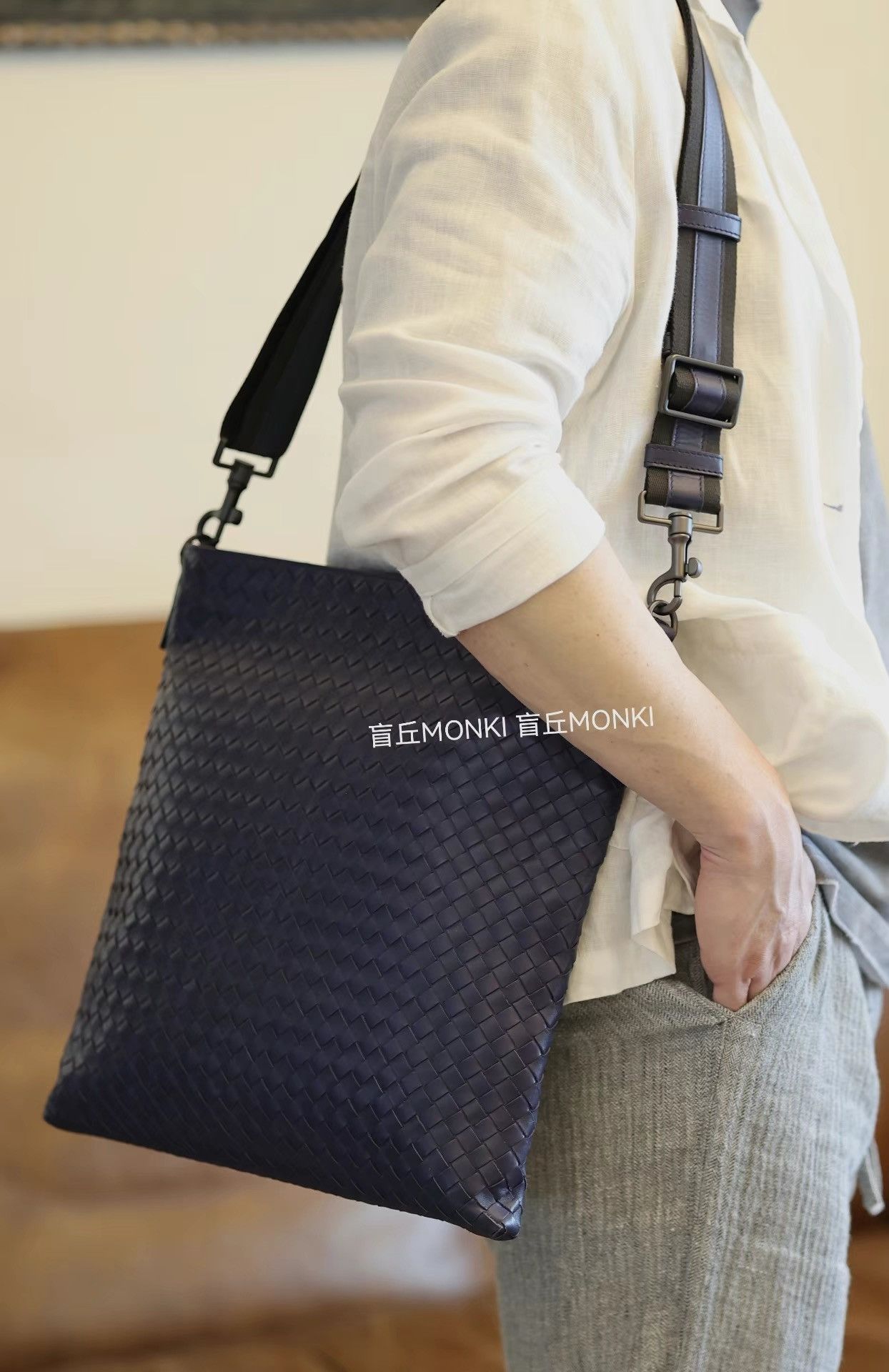 Bottega Veneta BV Men's Crossbody Shoulder Commuter Laptop Bag K32 Size ONE SIZE - 9 Thumbnail