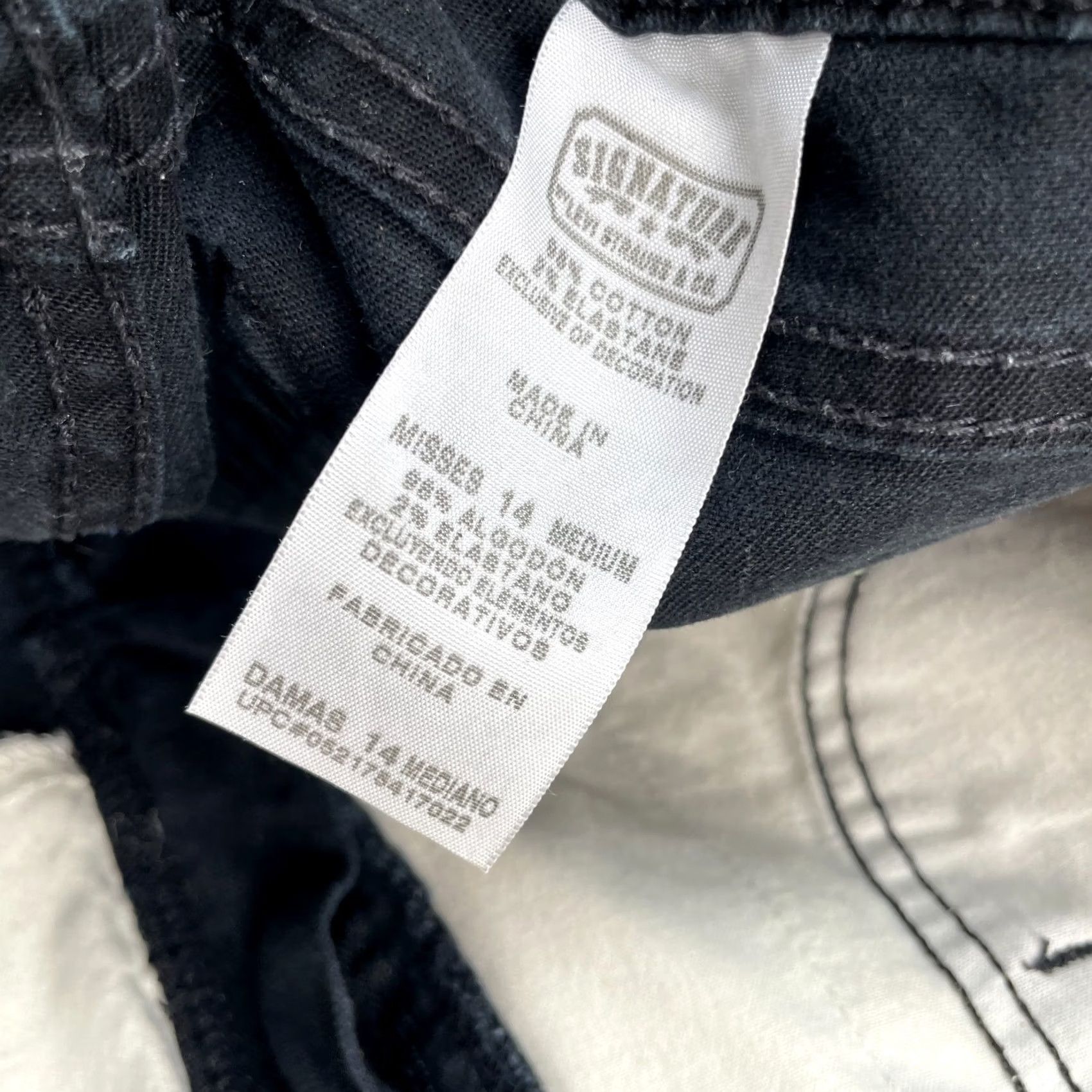 Vintage Levi’s Signature Jeans Women’s 14M Black Bootcut Denim Cotton Spandex 5-Pocket Regular Inseam 31” Blue? Size 36" / US 14 / IT 50 - 4 Thumbnail