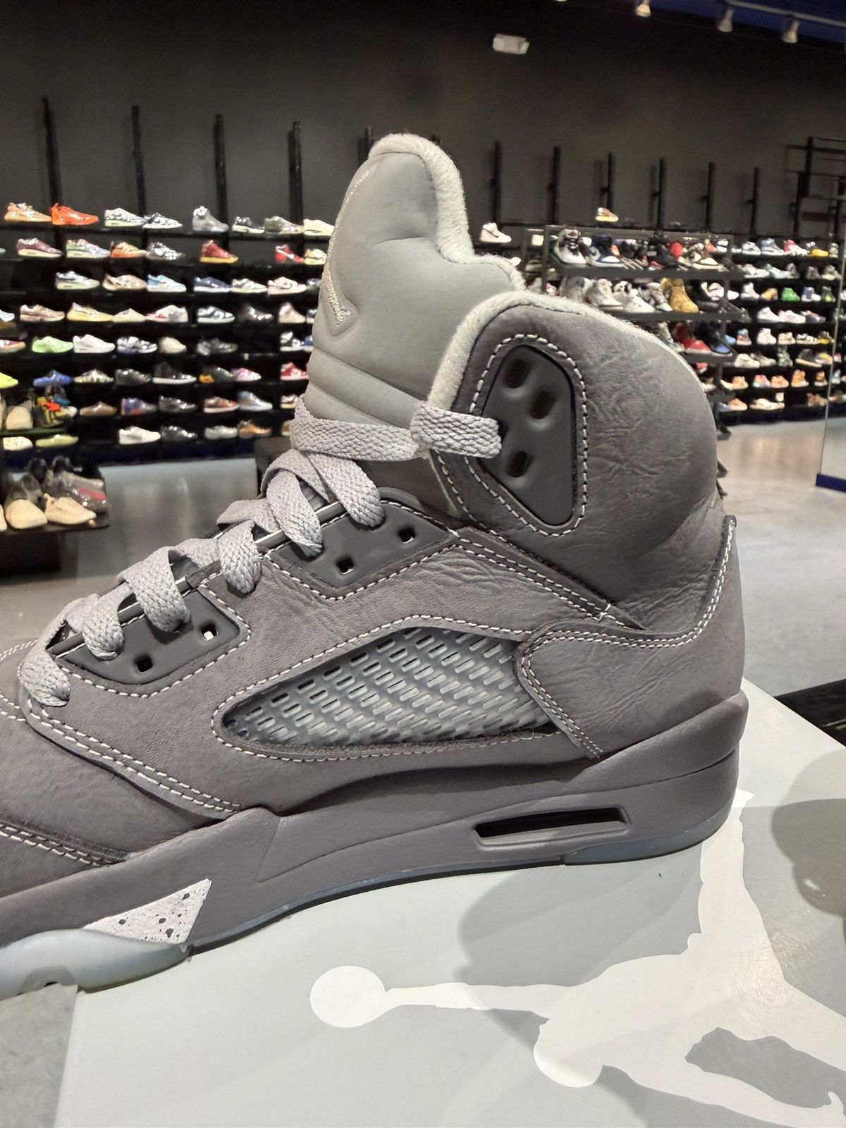Jordan Brand Size 7.5 - Jordan 5 Retro Wolf Grey Size US 7.5 / EU 40-41 - 6 Thumbnail