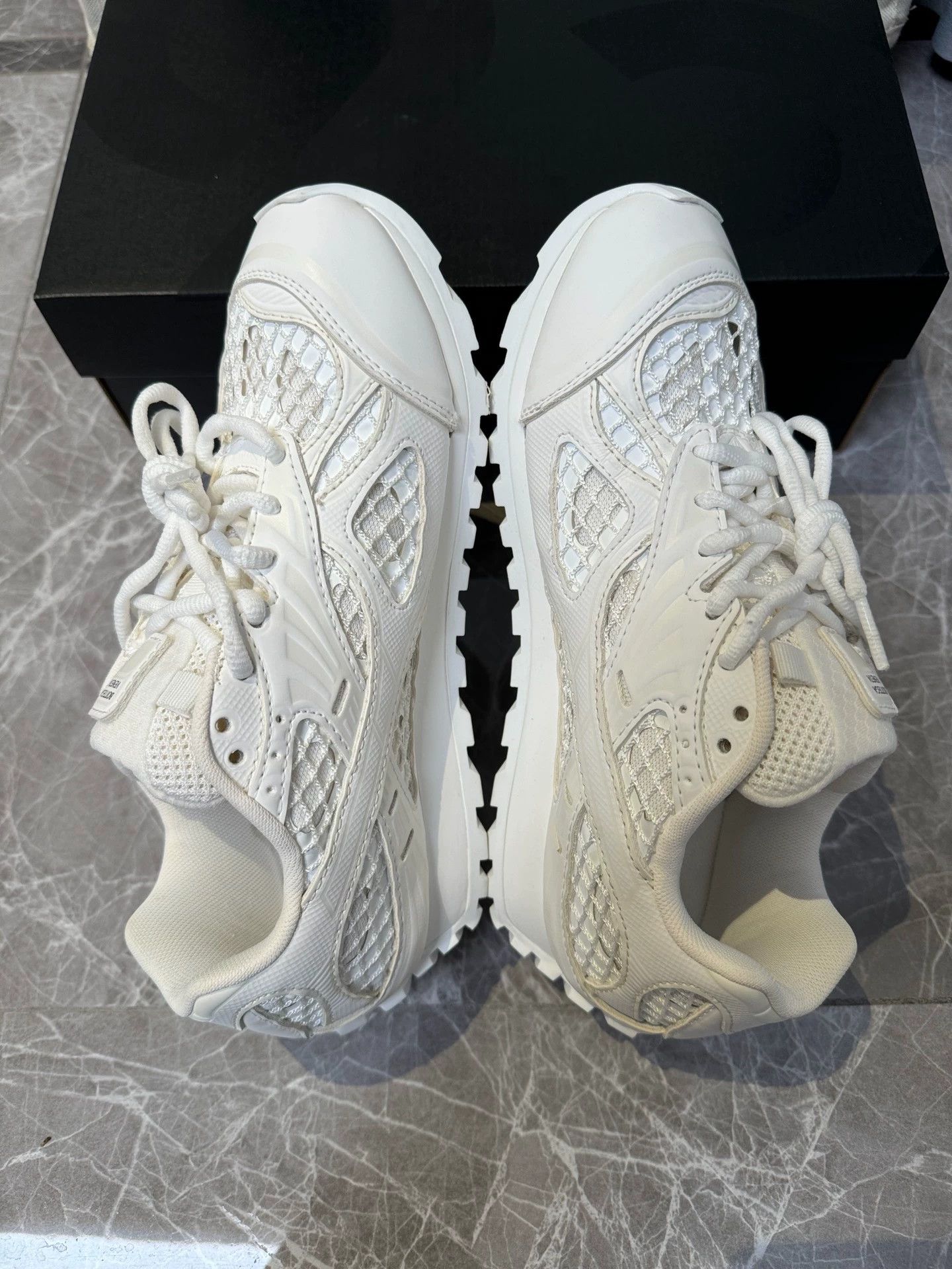Bottega Veneta Bottega Veneta Runner Sneakers White 37 (Fits 36/37) Size US 6.5 / IT 36.5 - 4 Thumbnail