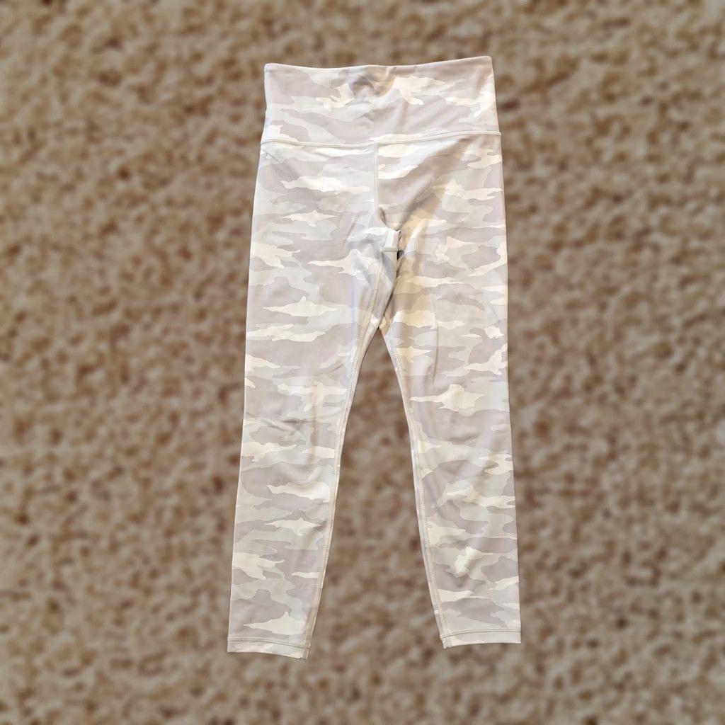 Athleta Athleta Pants Womens Small Gray Camo Elation 7/8 Cropped Stretch Athletic Size 28" / US 6 / IT 42 - 1 Thumbnail