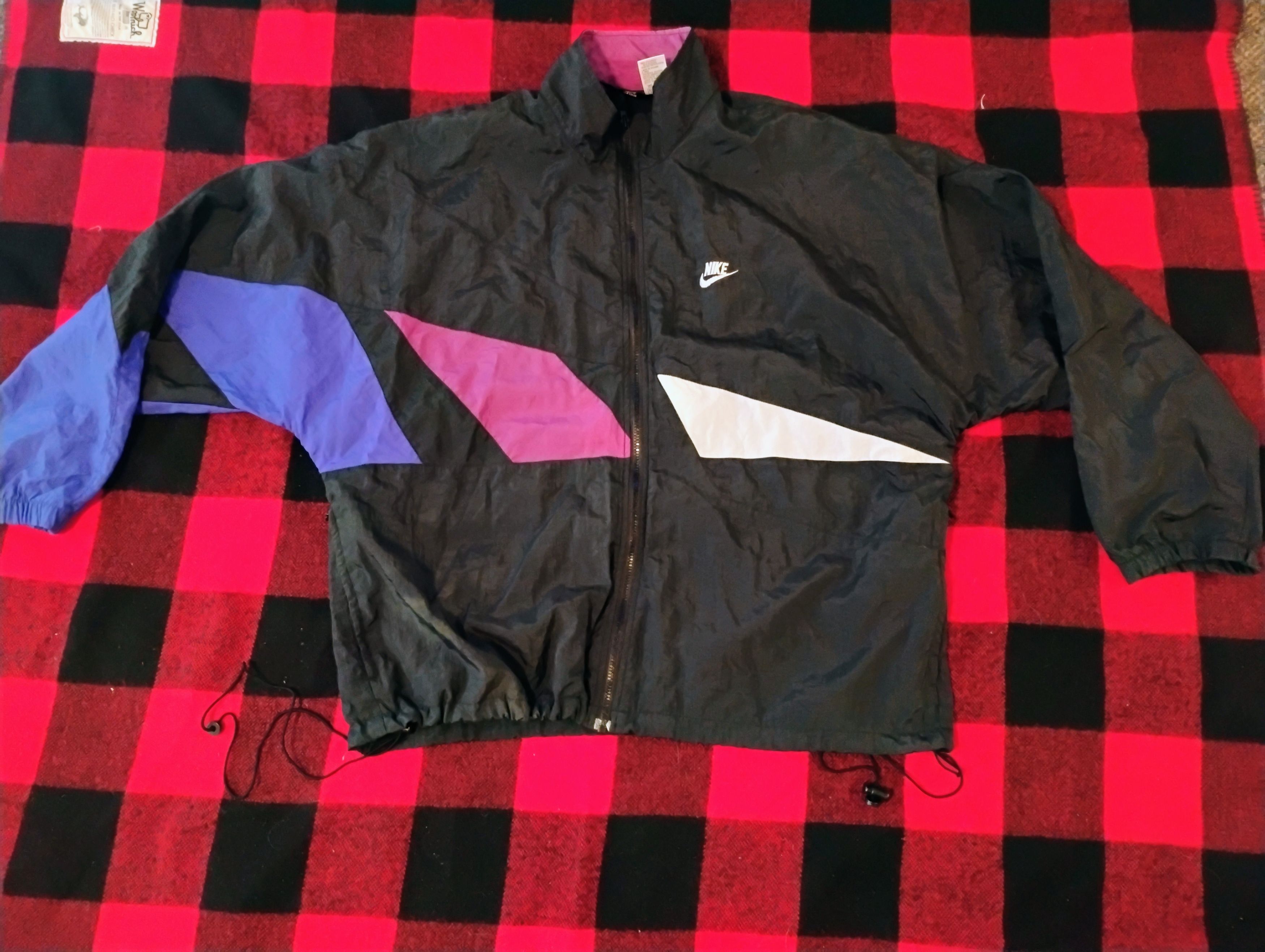 Nike Vintage Nike Windbreaker Track Style Jacket Size US XL / EU 56 / 4 - 1 Thumbnail