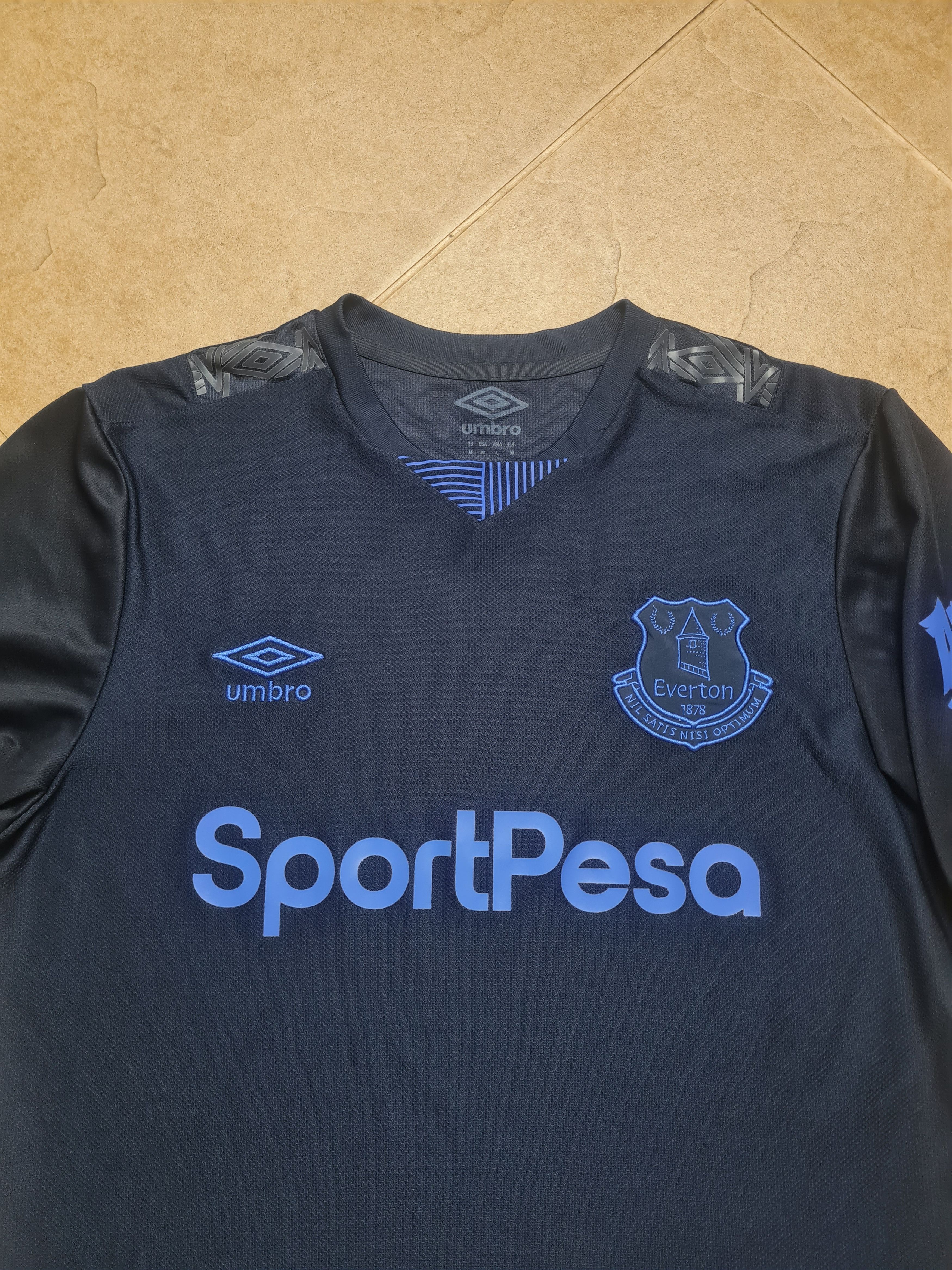 Umbro EVERTON 2019 2020 THIRD FOOTBALL SHIRT SOCCER JERSEY UMBRO Size US M / EU 48-50 / 2 - 8 Thumbnail