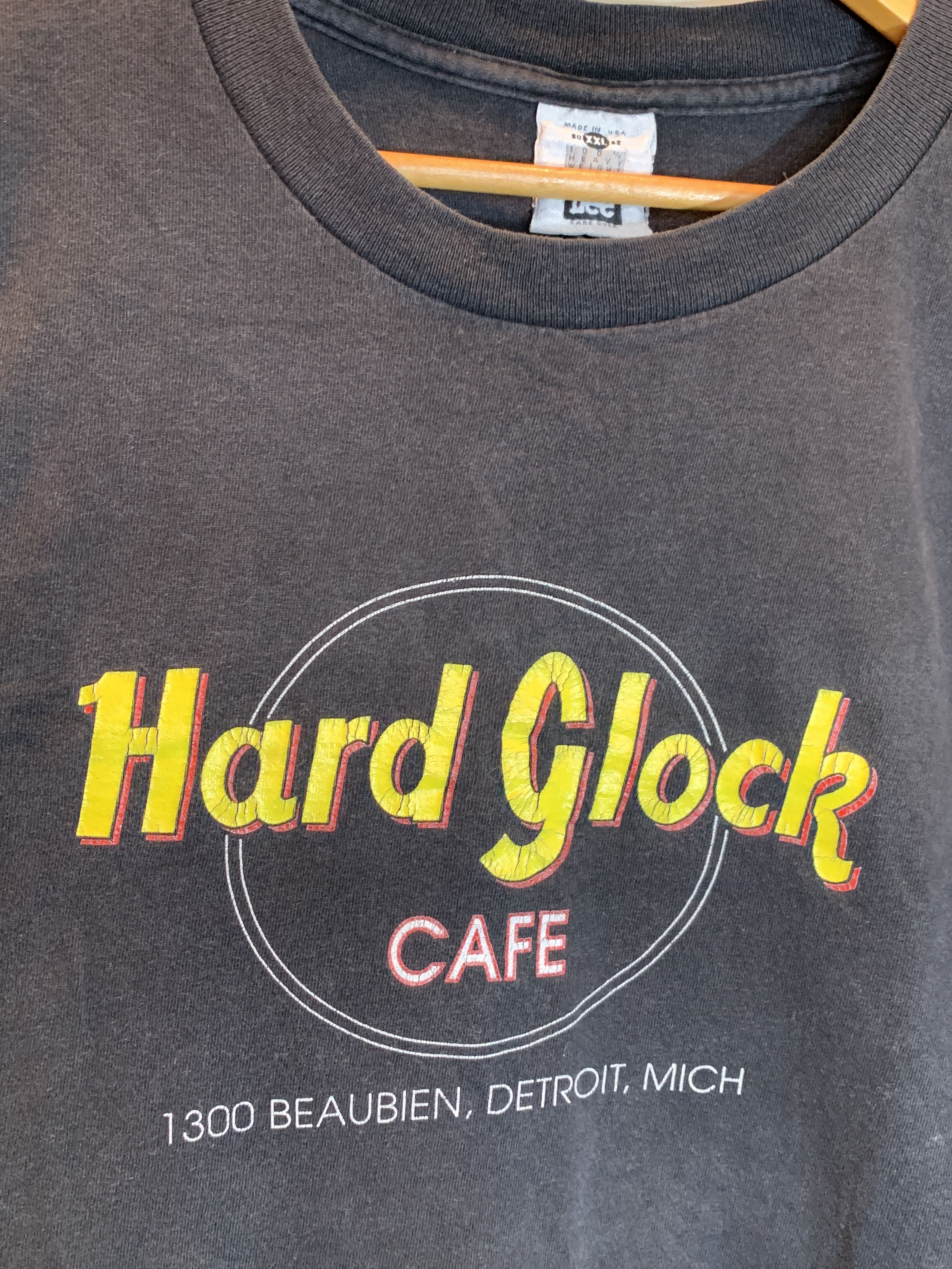 Vintage *RARE* Vintage 90’s Hard Glock Cafe Detroit Gun Art T-Shirt Size US XXL / EU 58 / 5 - 2 Thumbnail
