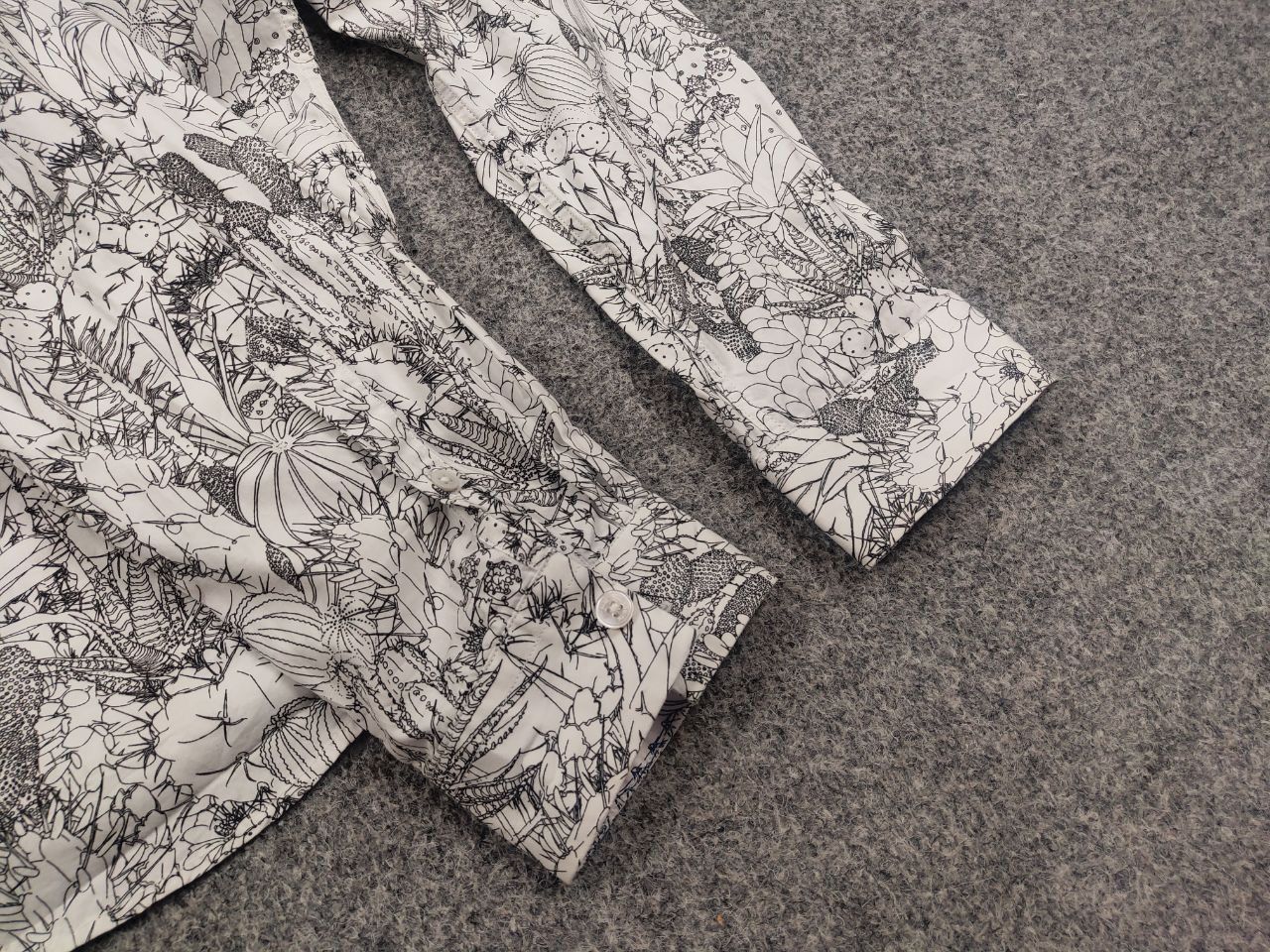 Paul Smith Paul Smith All-Over Pattern Cactus Sketch Long Sleeve Shirt Size US S / EU 44-46 / 1 - 14 Thumbnail