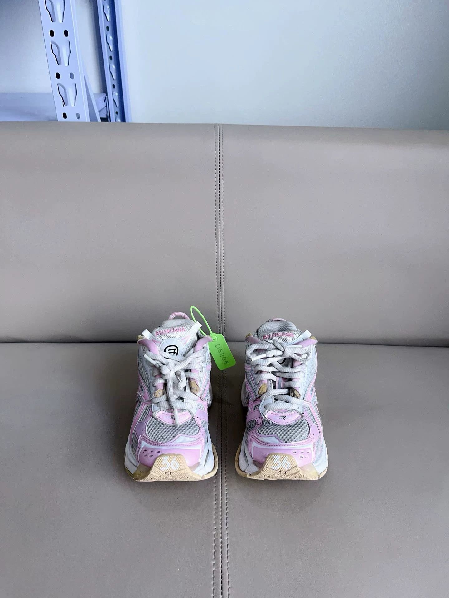Balenciaga balenciaga low-top sneakers Size US 5.5 / IT 35.5 - 1 Thumbnail