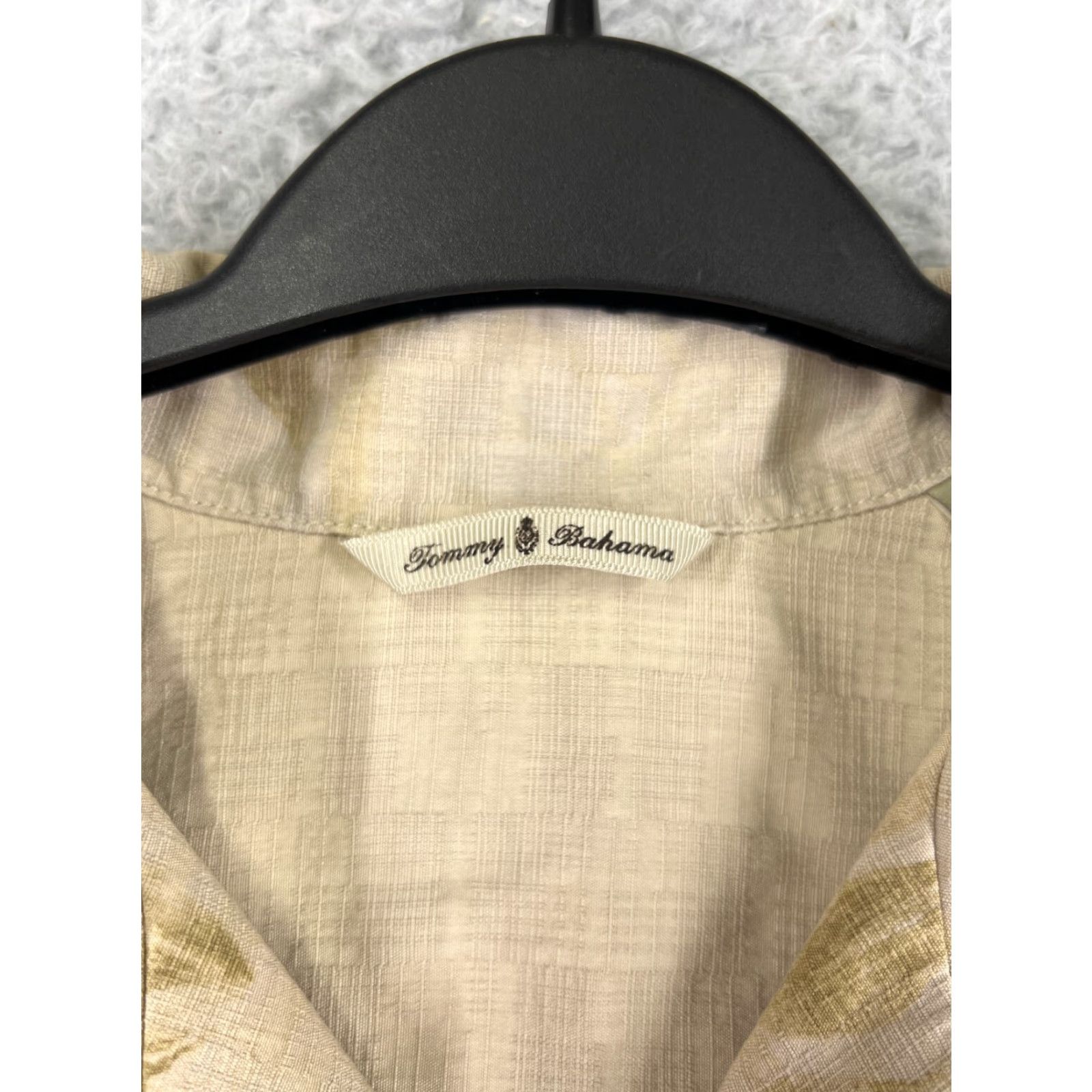 Tommy Bahama Tommy Bahama Shirt Mens Large Beige Floral Leaf Hawaiian 100% Silk Beach Resort Shirt Size US L / EU 52-54 / 3 - 3 Thumbnail