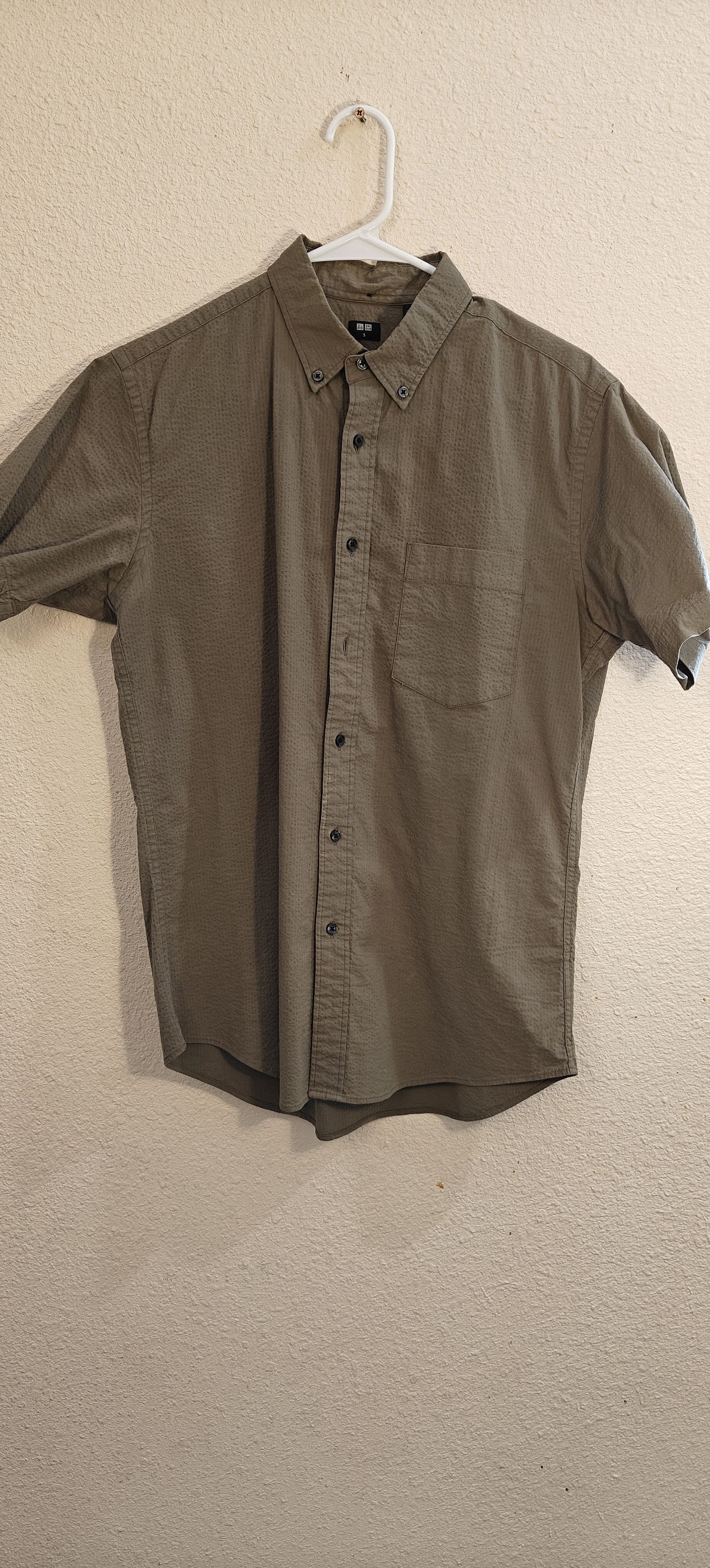 Uniqlo UNIQLO Short Sleeve Button Up Size US S / EU 44-46 / 1 - 1 Thumbnail