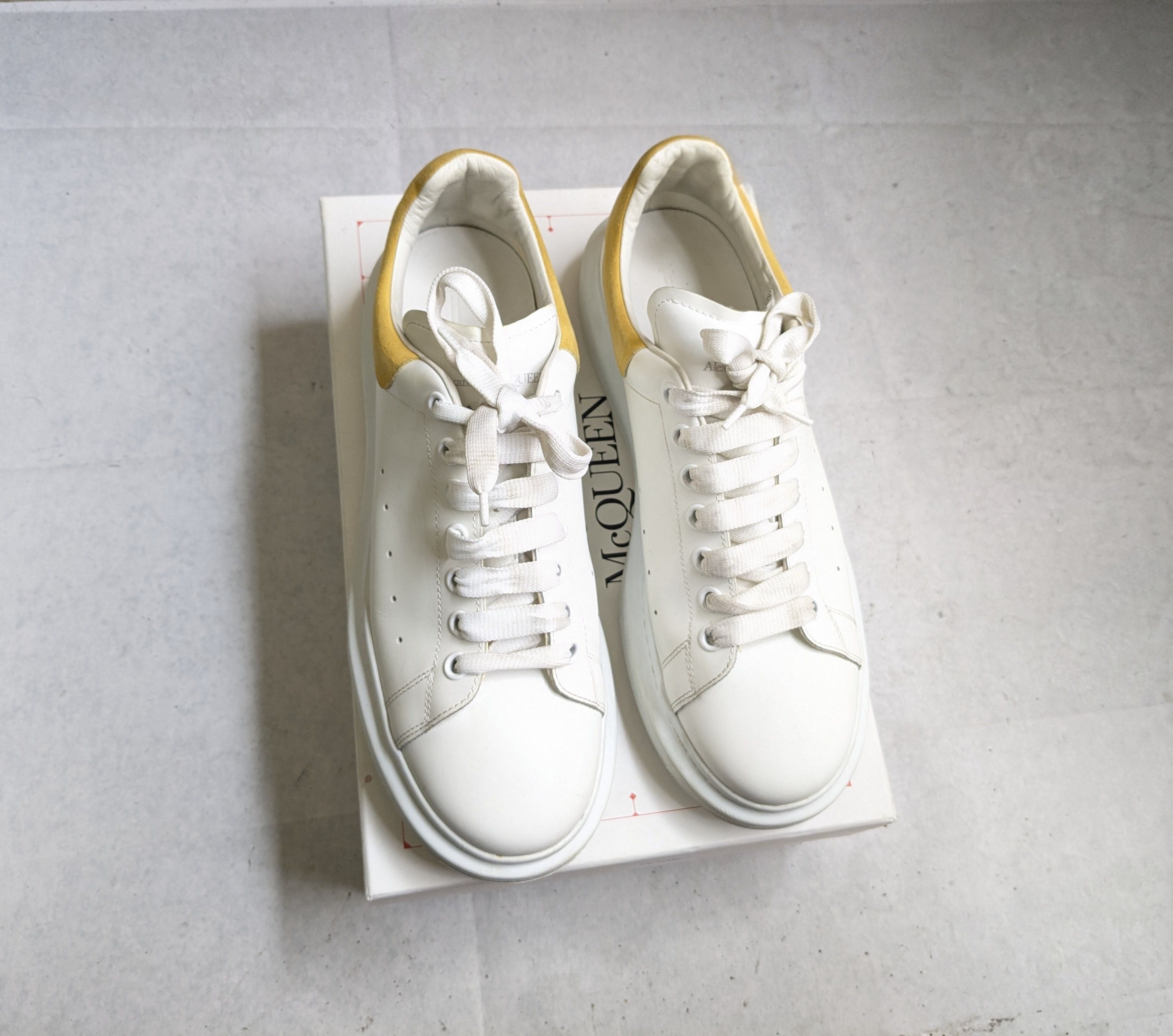 Alexander McQueen Alexander McQueen Oversized Larry Sneakers White Yellow 12 Size US 12 / EU 45 - 2 Thumbnail