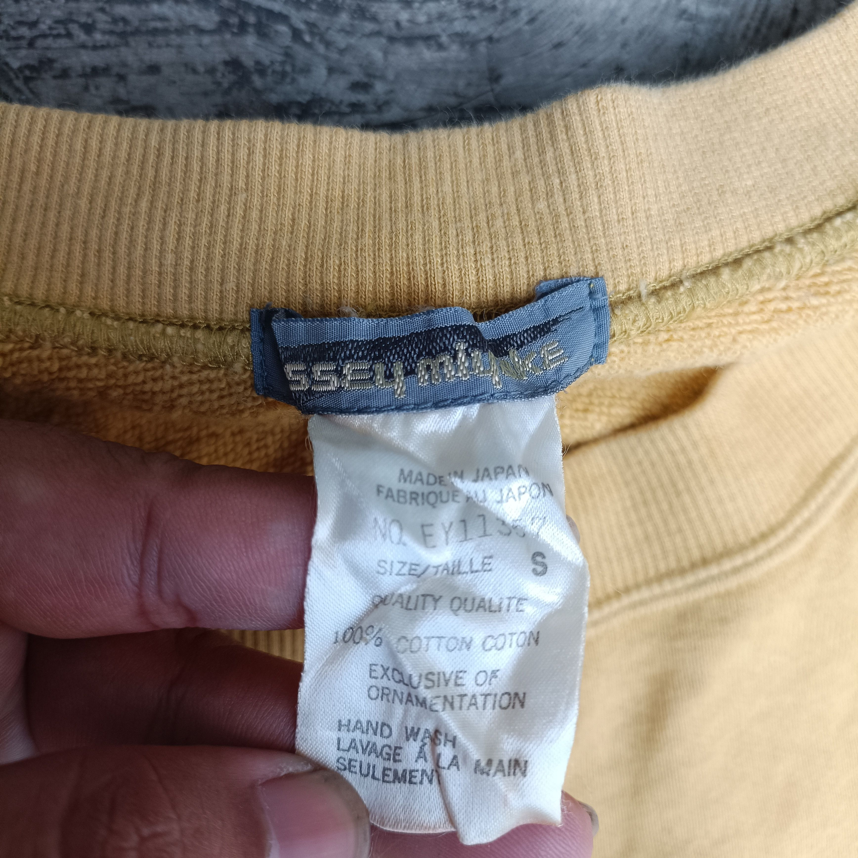 Issey Miyake Vintage Issey Miyake Yellow Sweat Tops Size S / US 4 / IT 40 - 4 Thumbnail