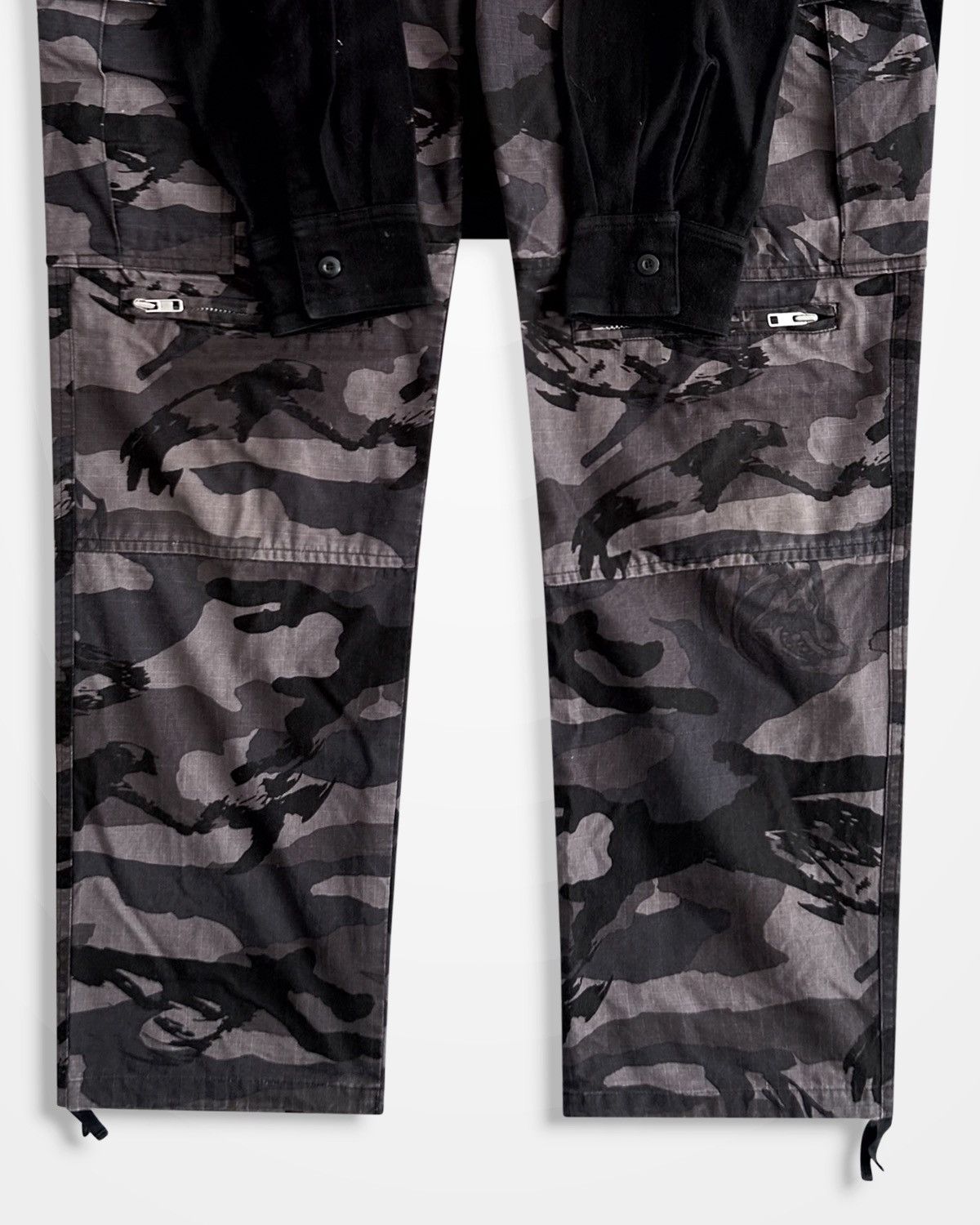 Undercover Undercover, AW03 'Bush Bin Laden' Shirt Wrap Cargo Trousers Size US 30 / EU 46 - 4 Thumbnail
