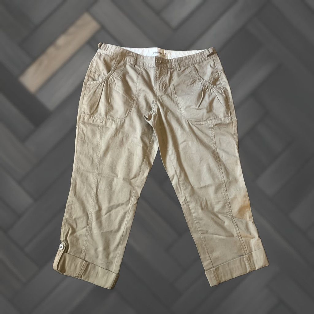 Old Navy OLD NAVY Womens 100% Cotton Khaki Capris Crop Pants Size 6 Regular Inseam 20in Pockets Crop Flat Front Beige Shorts Pants Size 28" / US 6 / IT 42 - 1 Thumbnail