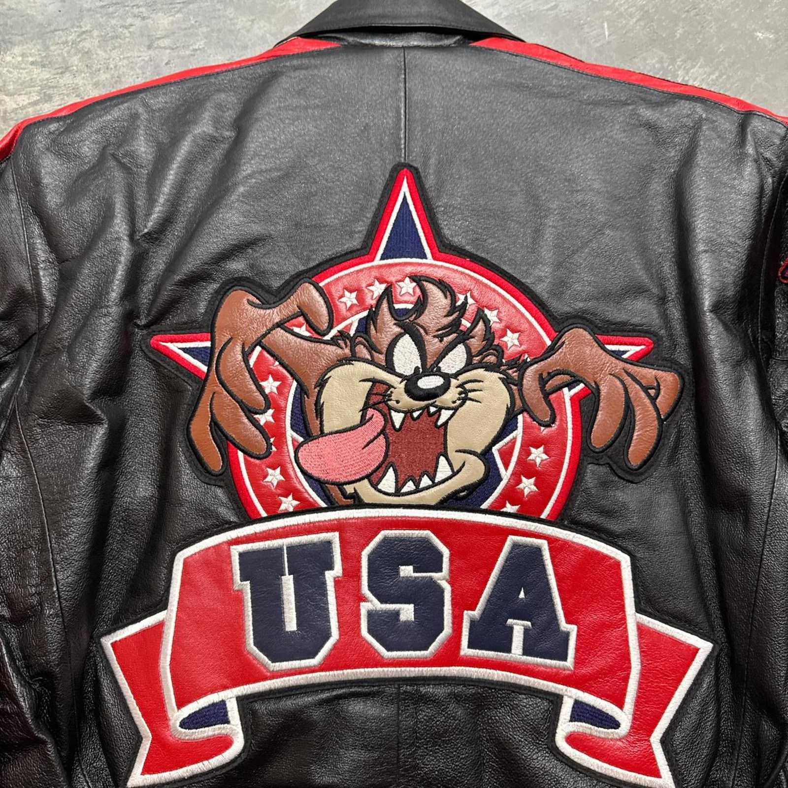 Vintage Vintage Looney Tunes Taz USA Tasmanian Devil Leather Jacket Size US S / EU 44-46 / 1 - 2 Thumbnail