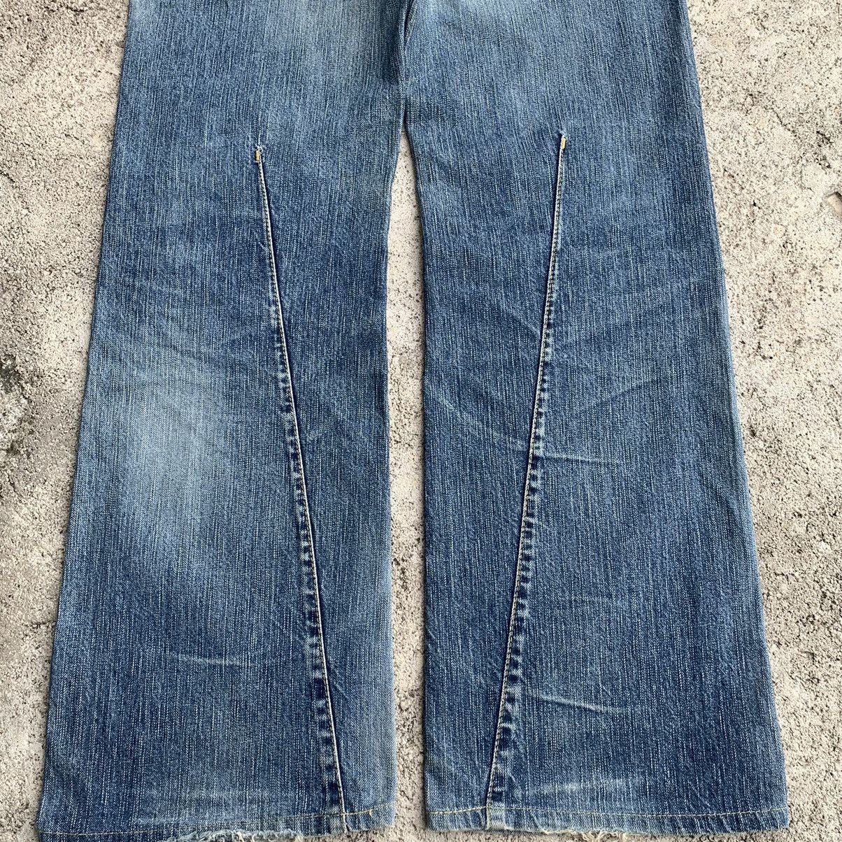 Japanese Brand Flare Vintage Edwin Blue Trip Distressed Denim W32 Size US 32 / EU 48 - 14 Thumbnail