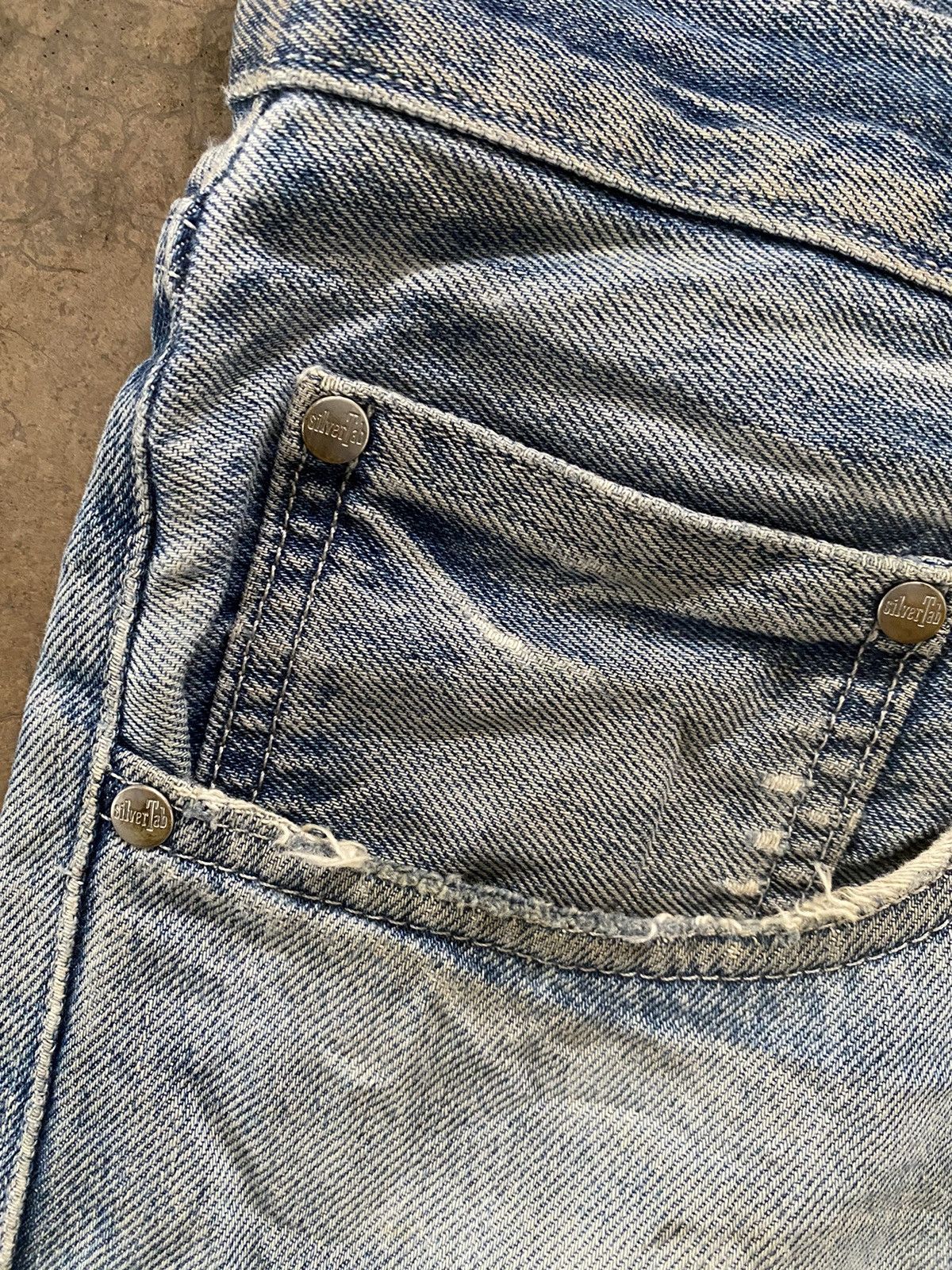 Levi's Vintage Clothing VINTAGE SILVERTAB LEVI’S LOOSE JEANS Size US 36 / EU 52 - 4 Thumbnail