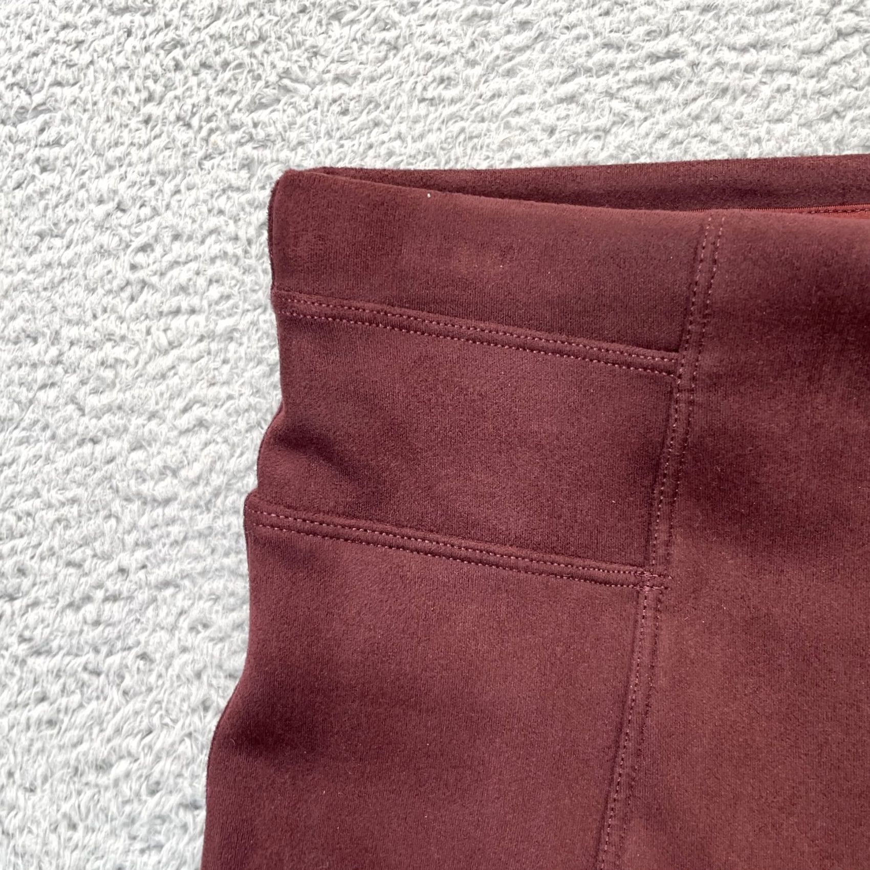 Spanx Spanx Leggings Womens Small Red Faux Suede Stretch Skinny Leg Slimming Workout Size 28" / US 6 / IT 42 - 6 Thumbnail
