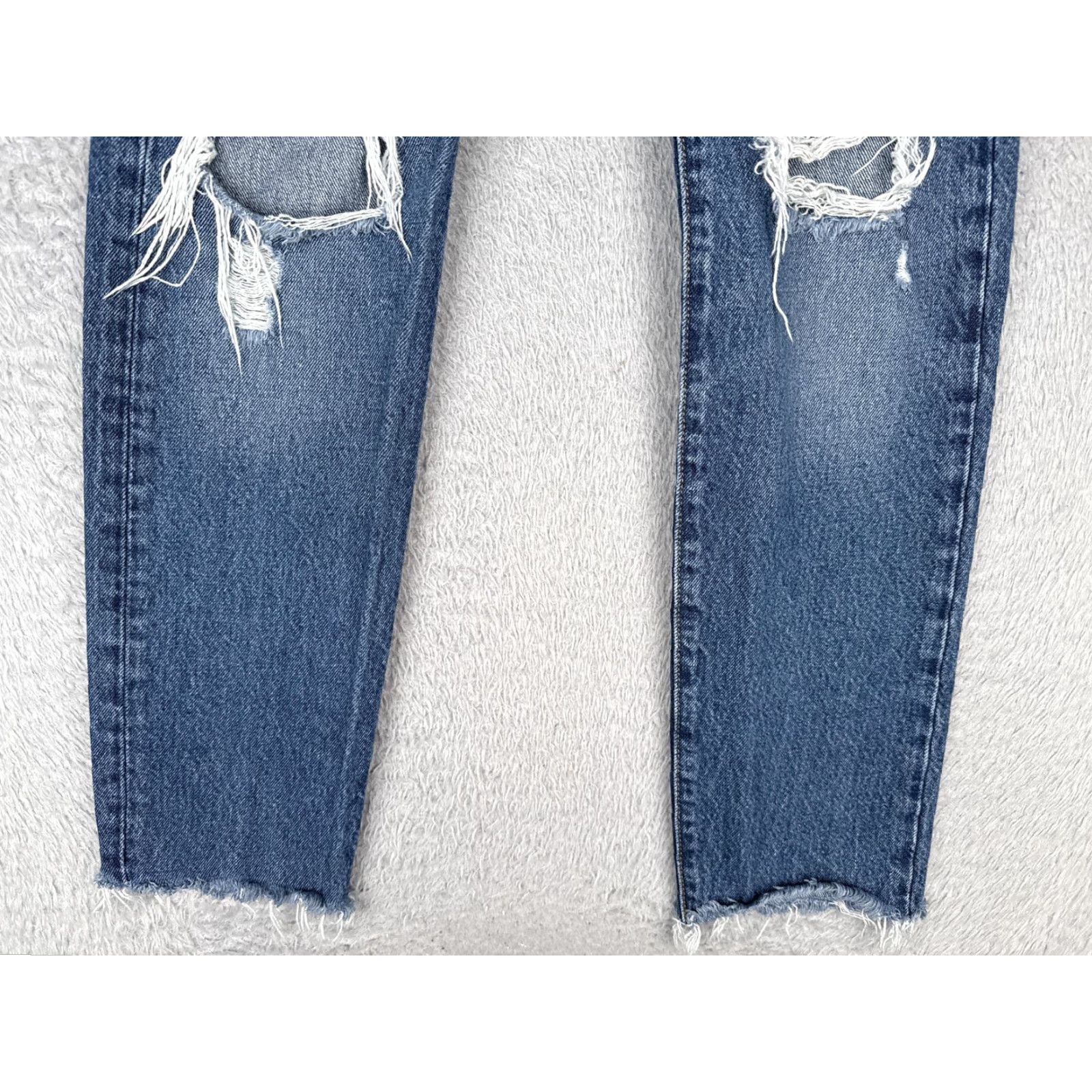 Levi's Levi's Jeans Women 24x28 Wedgie Straight High Rise Distressed Button Denim Blue 5-Pocket Regular Size 24 Womens Jeans Size 42" / US 20 - 2 Thumbnail