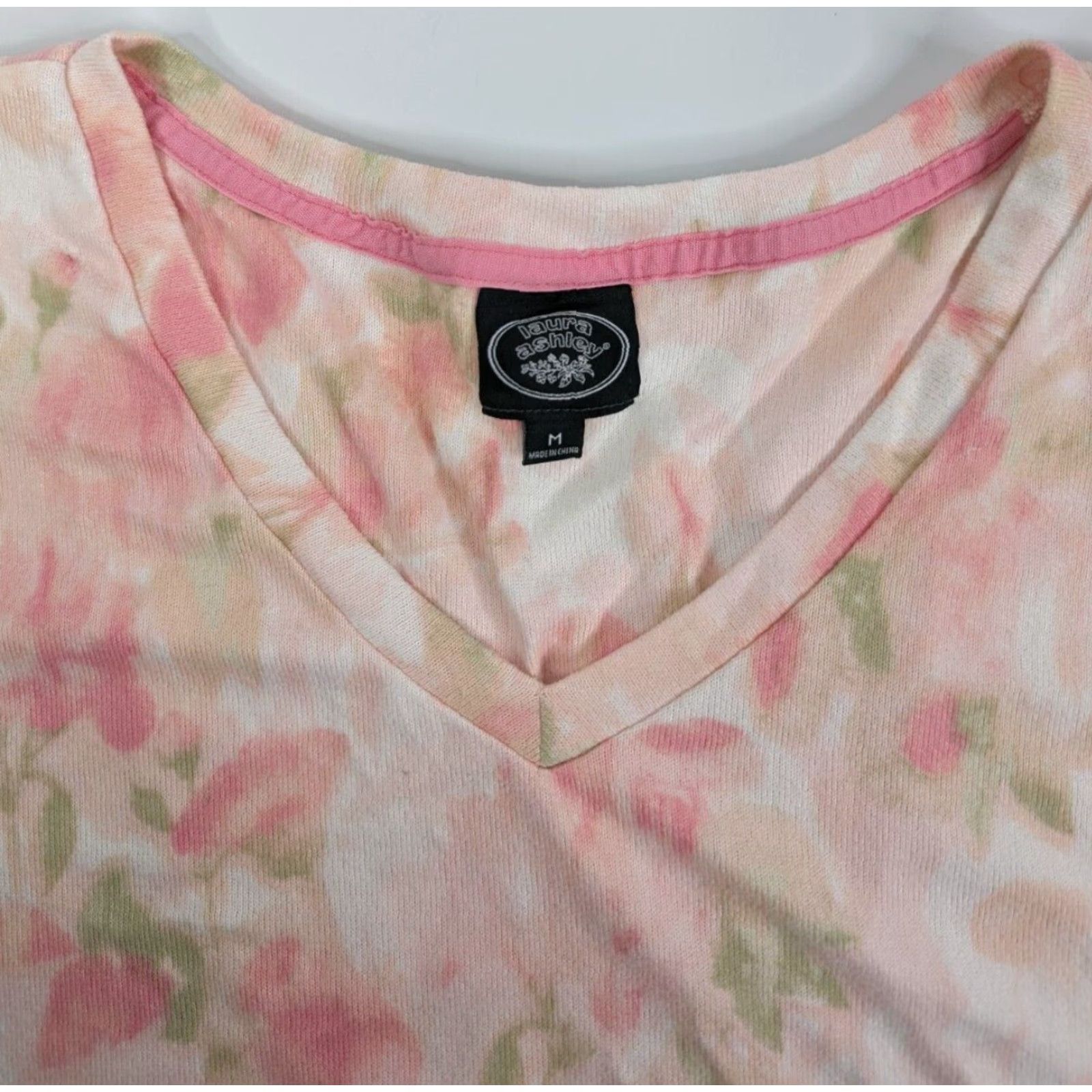 Laura Ashley Laura Ashley Pajamas Shirt Sleepshirt Women's Medium Pink Floral V-Neck Short Sleeve Pullover Polyester/Cotton Dream Shirt Womens Size ONE SIZE - 7 Thumbnail