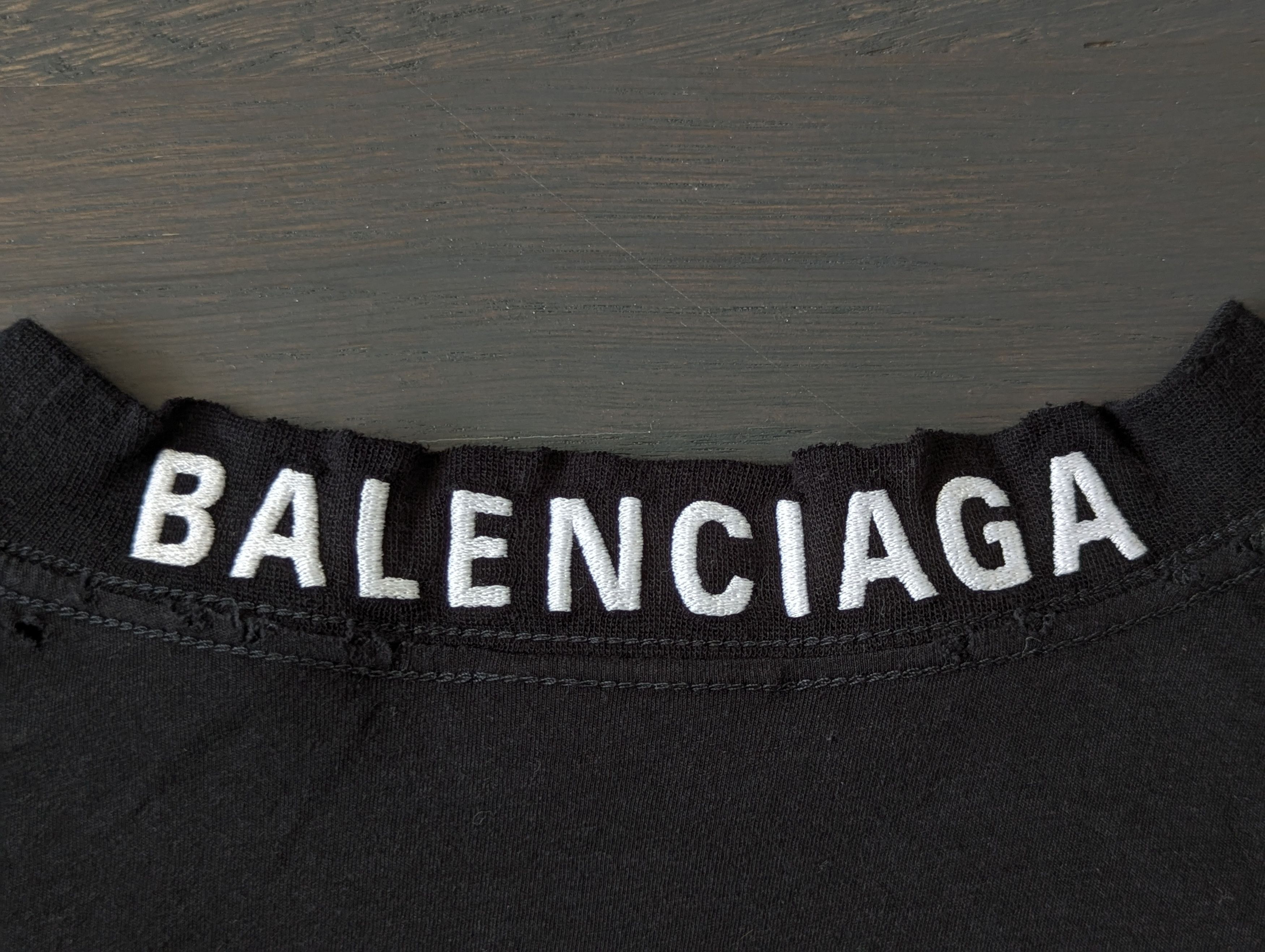 Balenciaga SU23 Embroidered Neck Tee Size US M / EU 48-50 / 2 - 5 Thumbnail