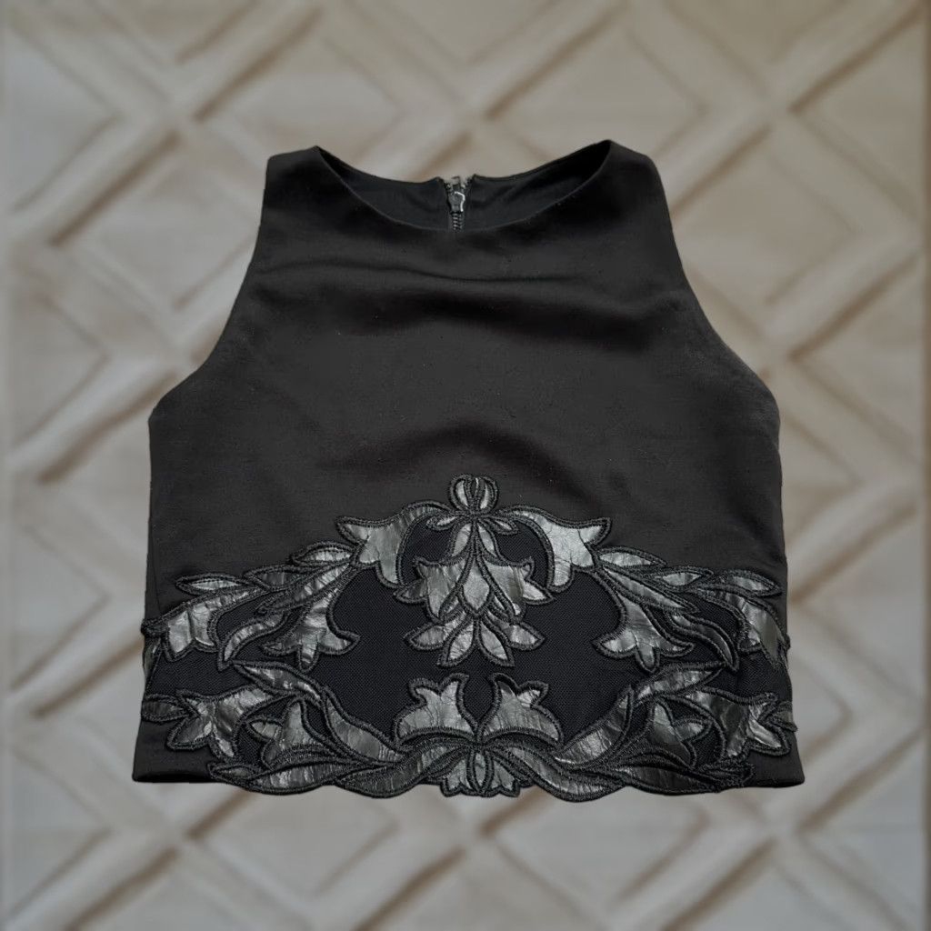 AQUA Aqua By Bloomingdale's Embroidered Cropped Top Womens XS Black Halter Back Zip Size XS / US 0-2 / IT 36-38 - 1 Thumbnail