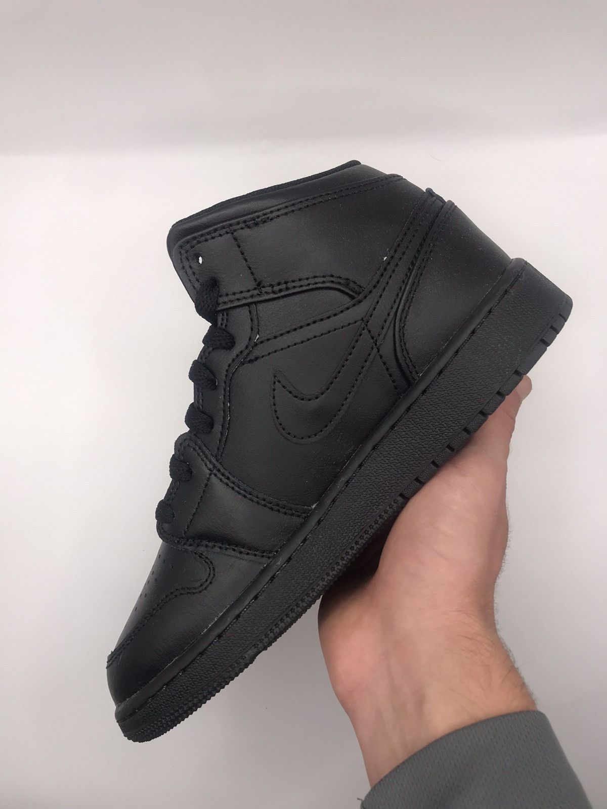 Jordan Brand Jordan 1 Mid “Full Black” Size US 7.5 / IT 37.5 - 3 Thumbnail