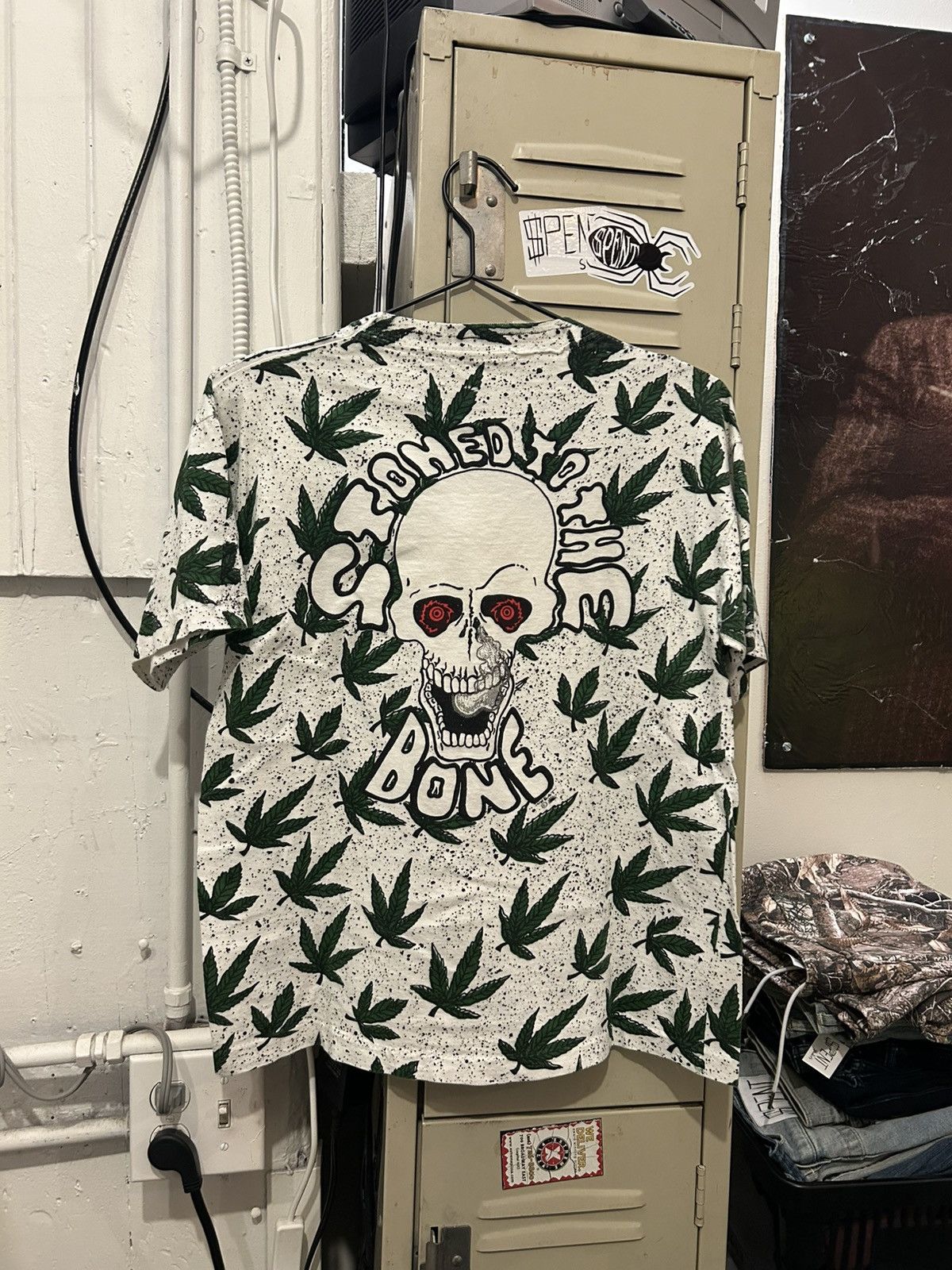 Other Vintage Stoned to the bone all over print t shirt Size US M / EU 48-50 / 2 - 5 Thumbnail