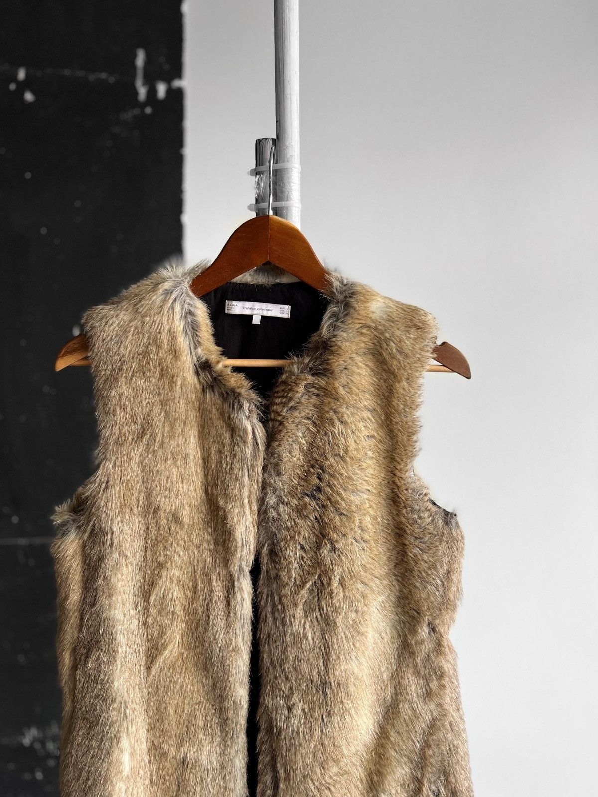 Designer × Zara ZARA Trafaluc Outerwear Faux Fur Vest Mid-Length Jacket Size S / US 4 / IT 40 - 2 Thumbnail