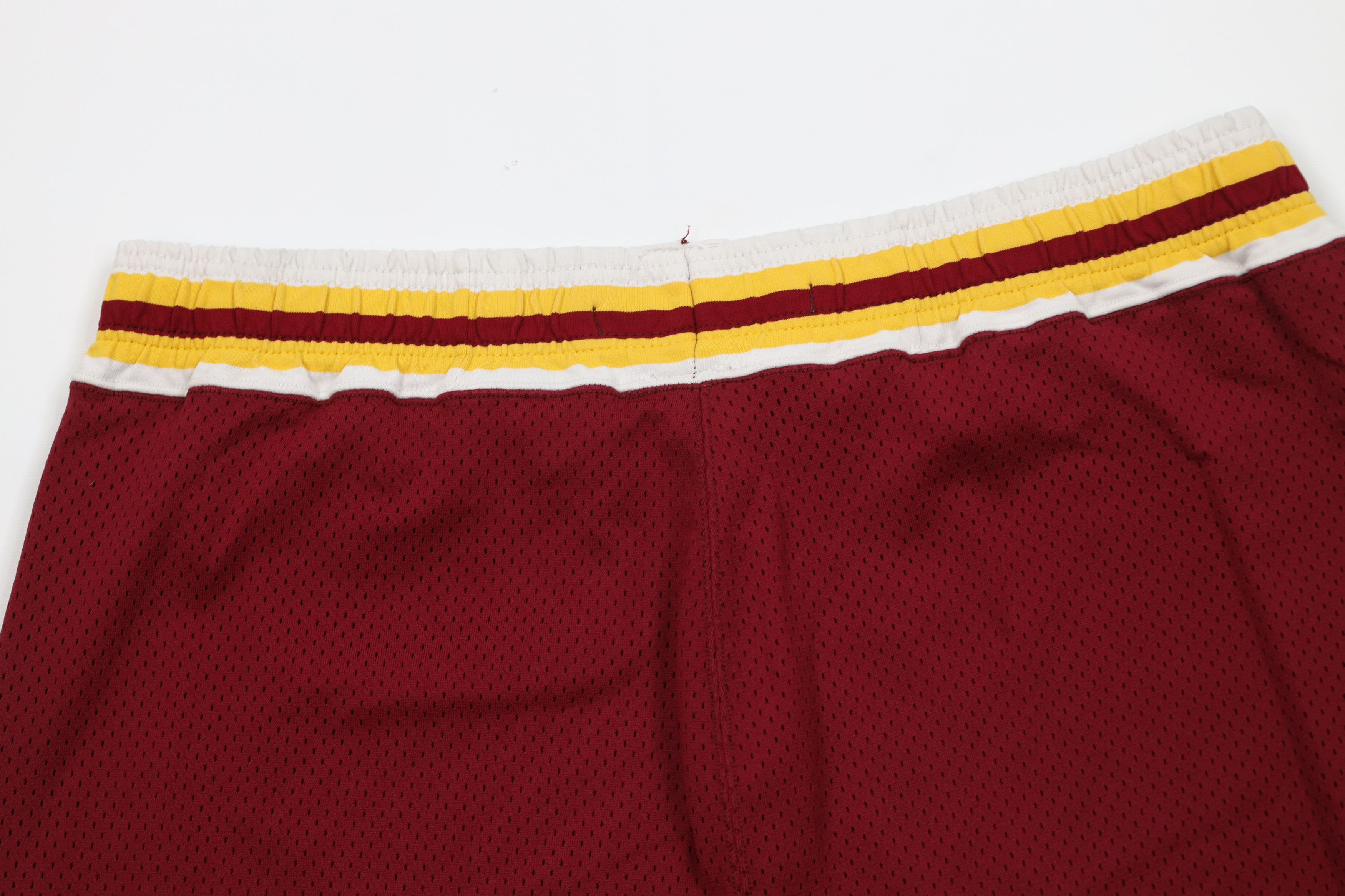 Vintage Vintage 70s 80s Streetwear Heavyweight Basketball Shorts USA Size US 36 / EU 52 - 11 Thumbnail
