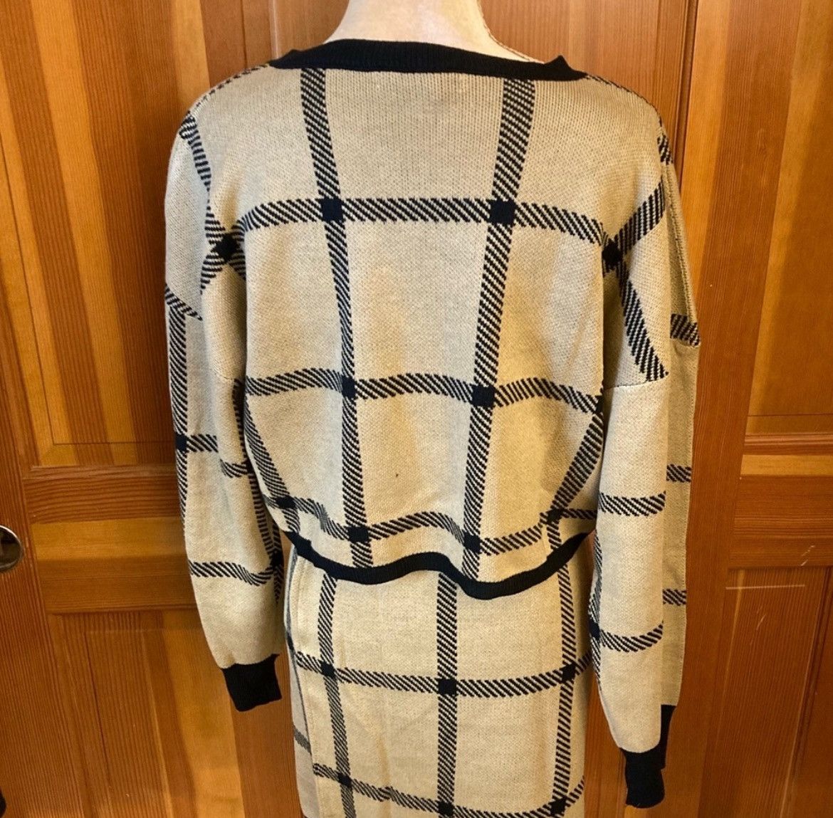 Designer × Other NWT, Lavishly Paris Women’s Knit Sweater and Skirt Set. Size M / US 6-8 / IT 42-44 - 12 Thumbnail