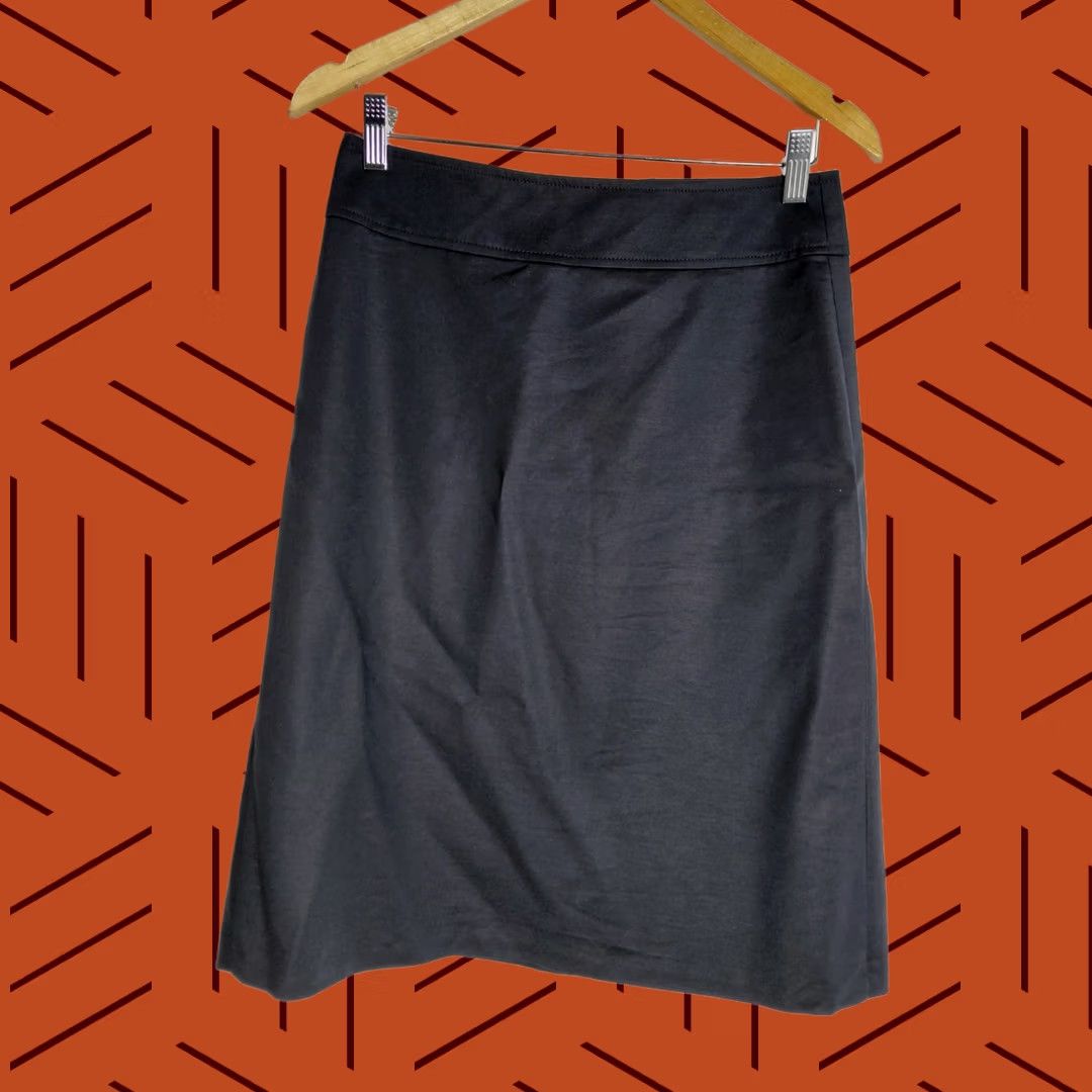 Banana Republic Banana Republic Skirt Black Women Size 4 Tall Stretch Size 27" / US 4 / IT 40 - 1 Thumbnail