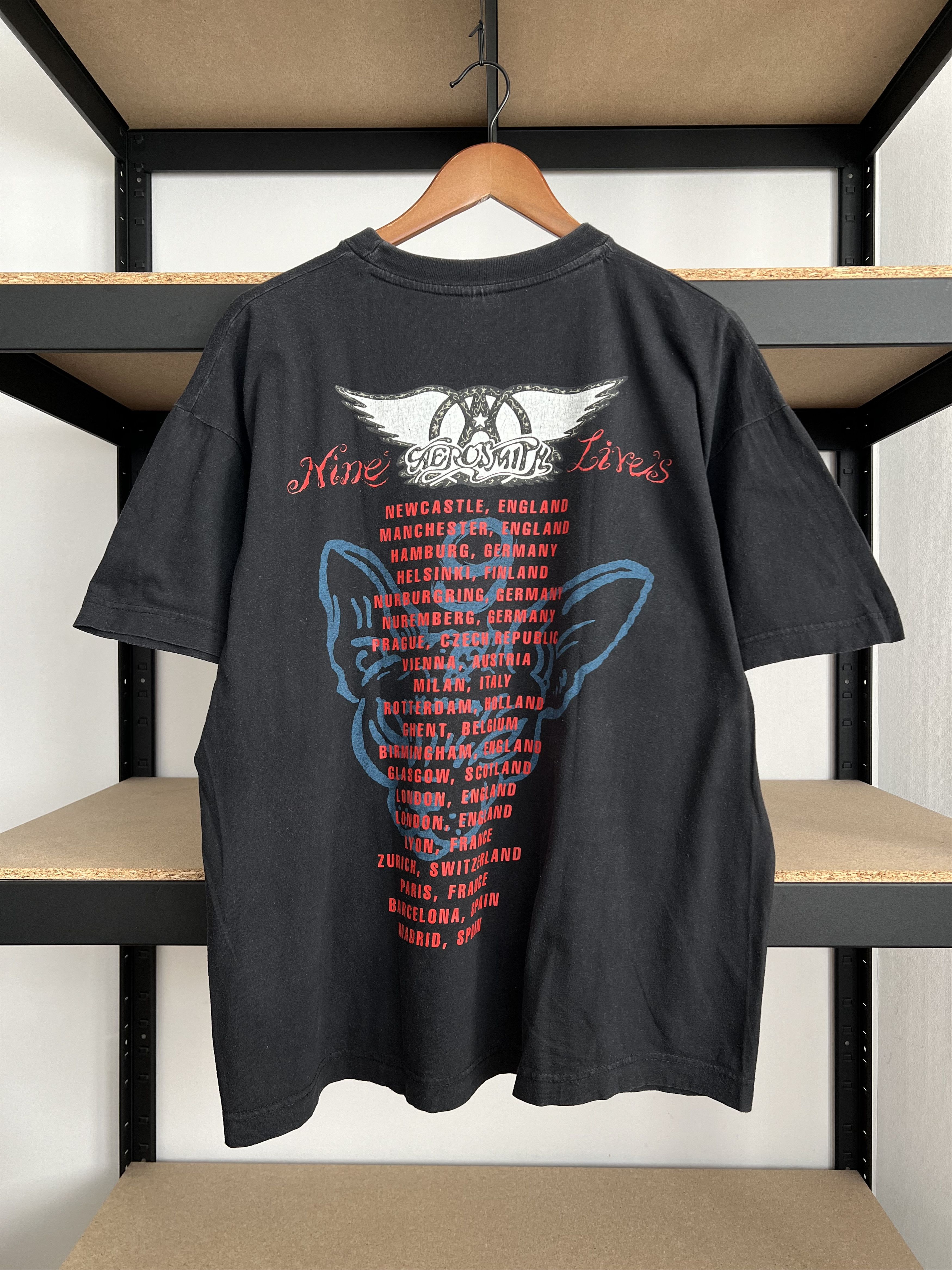 Band Tees Vintage 1997 Aerosmith Nine Lives Black T-shirt Size US L / EU 52-54 / 3 - 4 Thumbnail