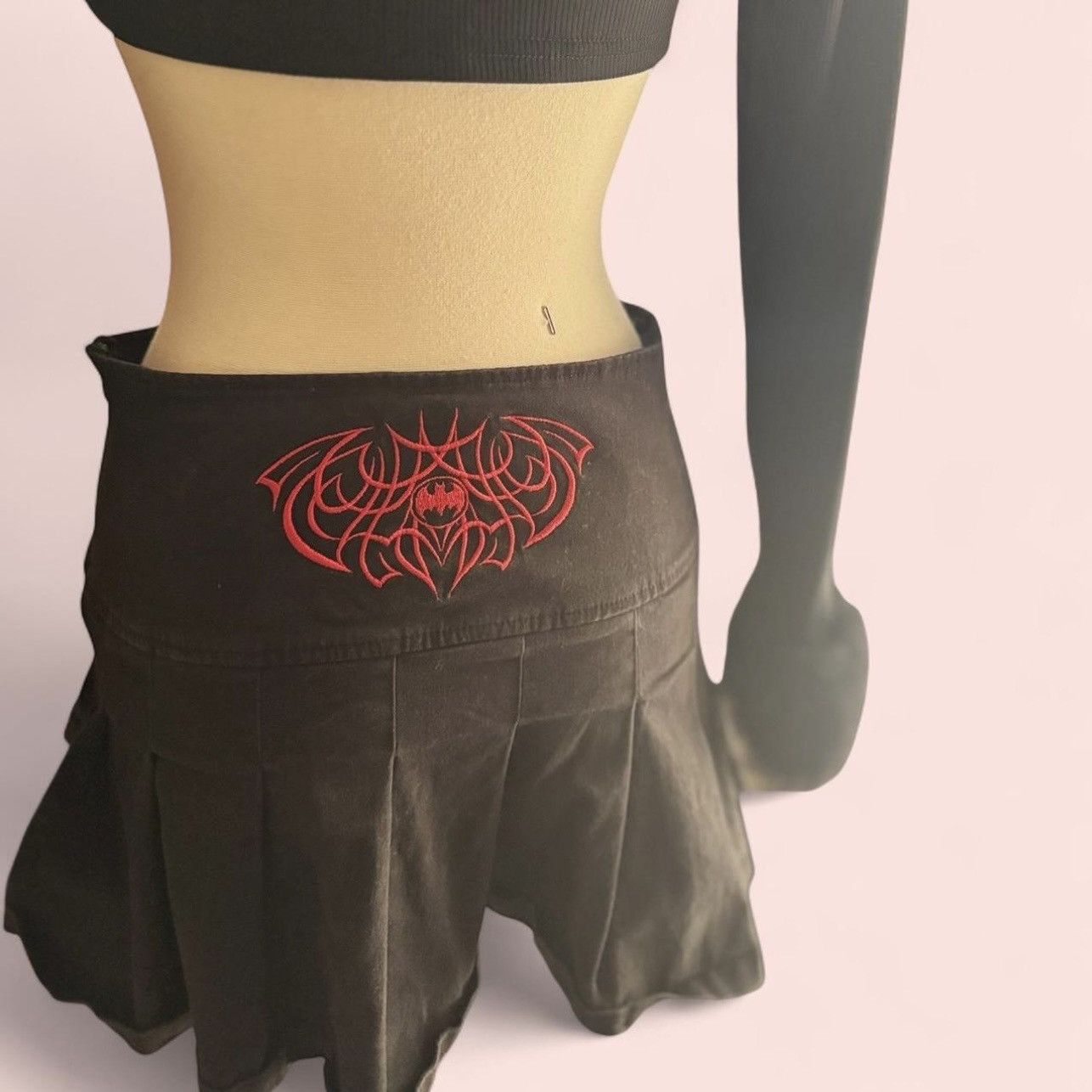 Dolls Kill Rare Dolls Kill x DC Batman Pleated Mini Skirt (M, Fits S–M) Size 26" / US 2 / IT 38 - 6 Thumbnail