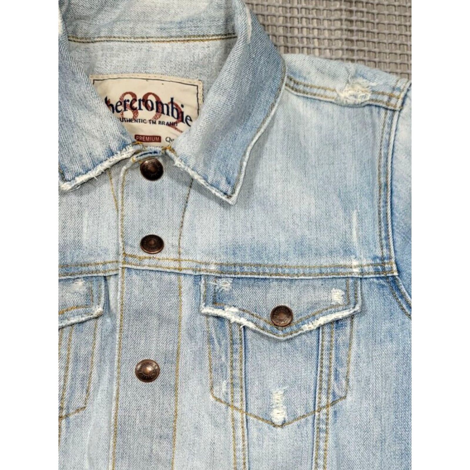 Abercrombie & Fitch VINTAGE Abercrombie & Fitch Distressed Blue Denim Trucker Jacket Women L Heavyweight jacket Blue 90s Grunge Embroidered Logo... Size L / US 10 / IT 46 - 3 Thumbnail