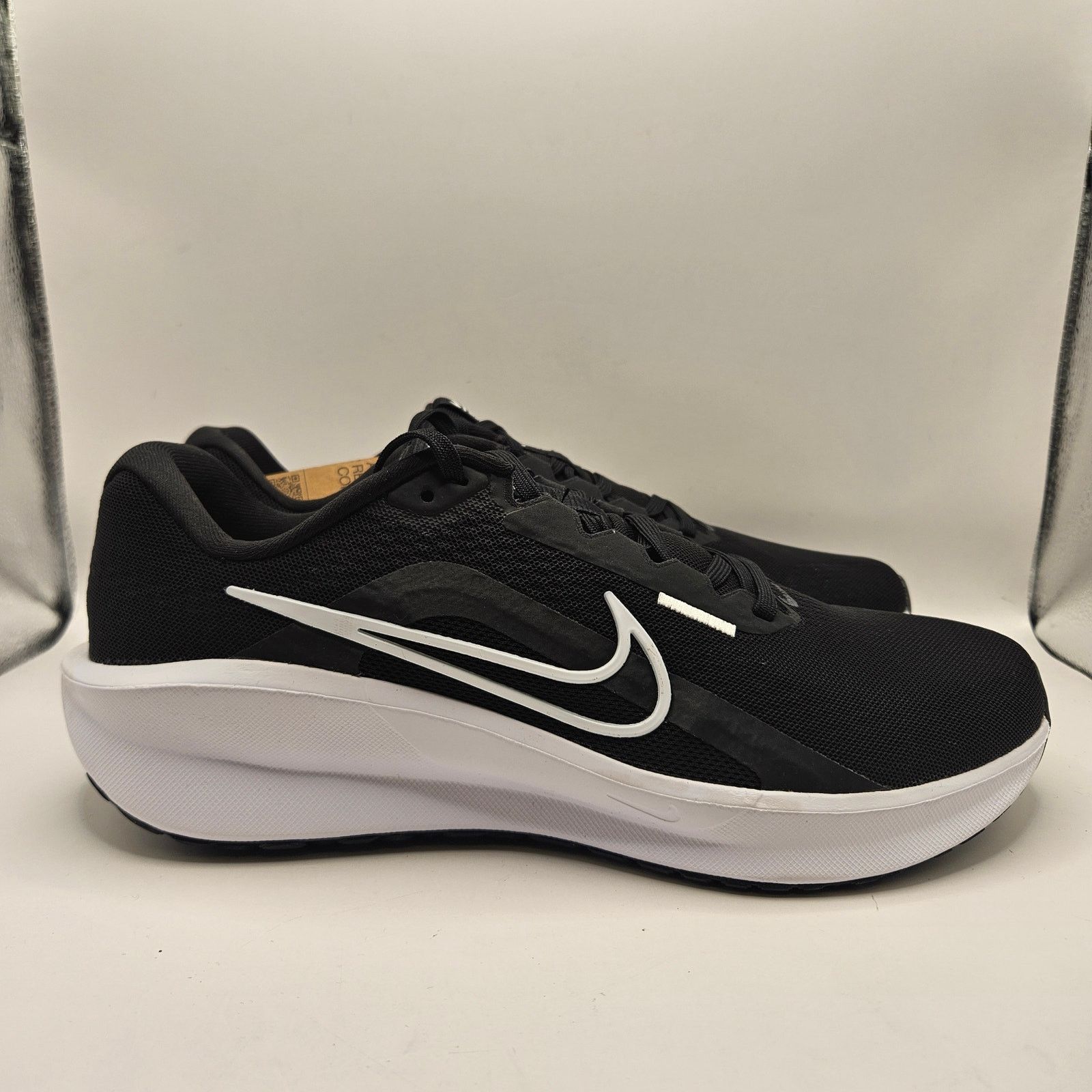Nike NIKE MEN'S 11 DOWNSHIFTER 13 BLACK WHITE NWOB FD6454-001 Size US 11 / EU 44 - 4 Thumbnail