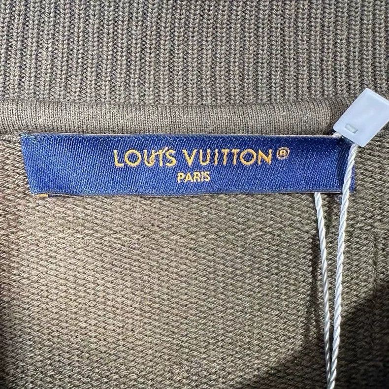 Louis Vuitton Louis Vuitton 23 new flocked monogrammed logo crewneck swe Size US L / EU 52-54 / 3 - 3 Thumbnail