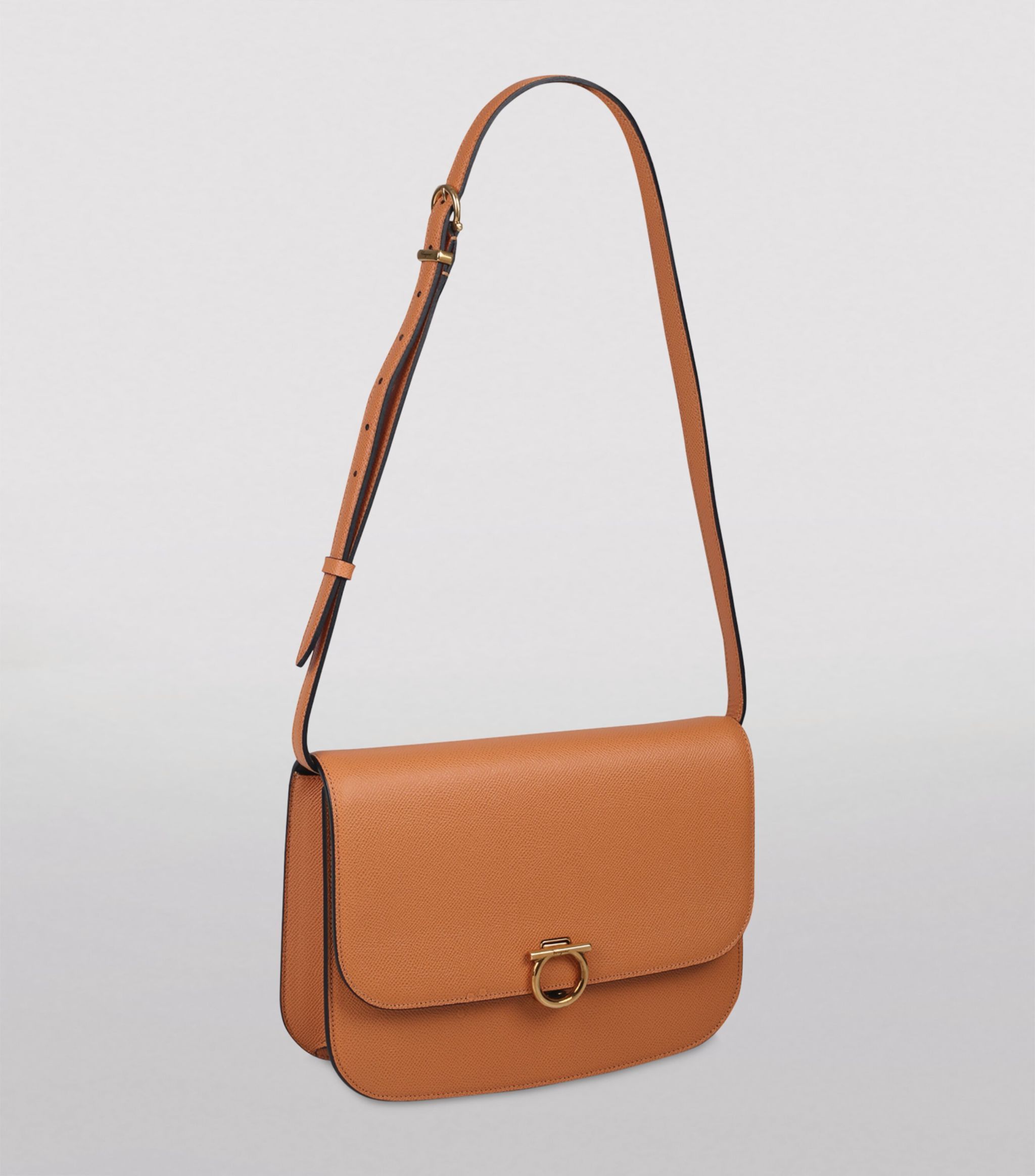 Salvatore Ferragamo o1s1rm0924 Size: OS / Rounded Flap Shoulder Bag in Brown Size ONE SIZE - 2 Thumbnail