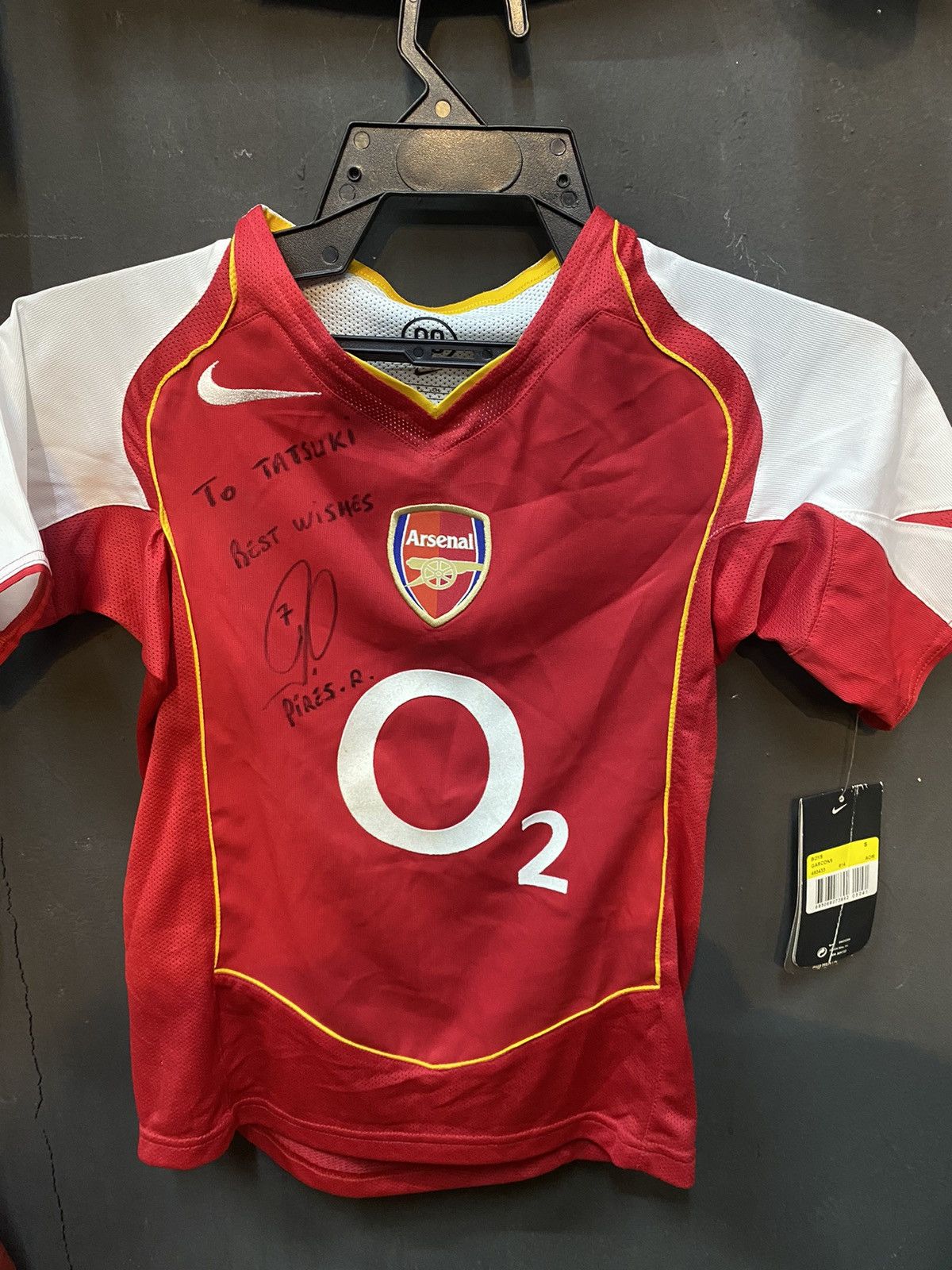 Nike VINTAGE Nike Arsenal Football Signed By Robert Pires Size US XS / EU 42 / 0 - 1 Thumbnail